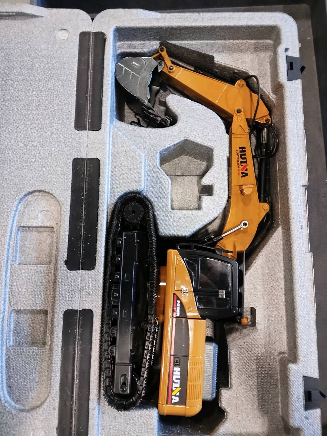 Second Hand CA Stock HUINA New Upgrade 580 1/14 Metal Excavator Model Engineering Vehicle Electric Ball Grabber 360 Rotating Shear Claw Sound Lights
