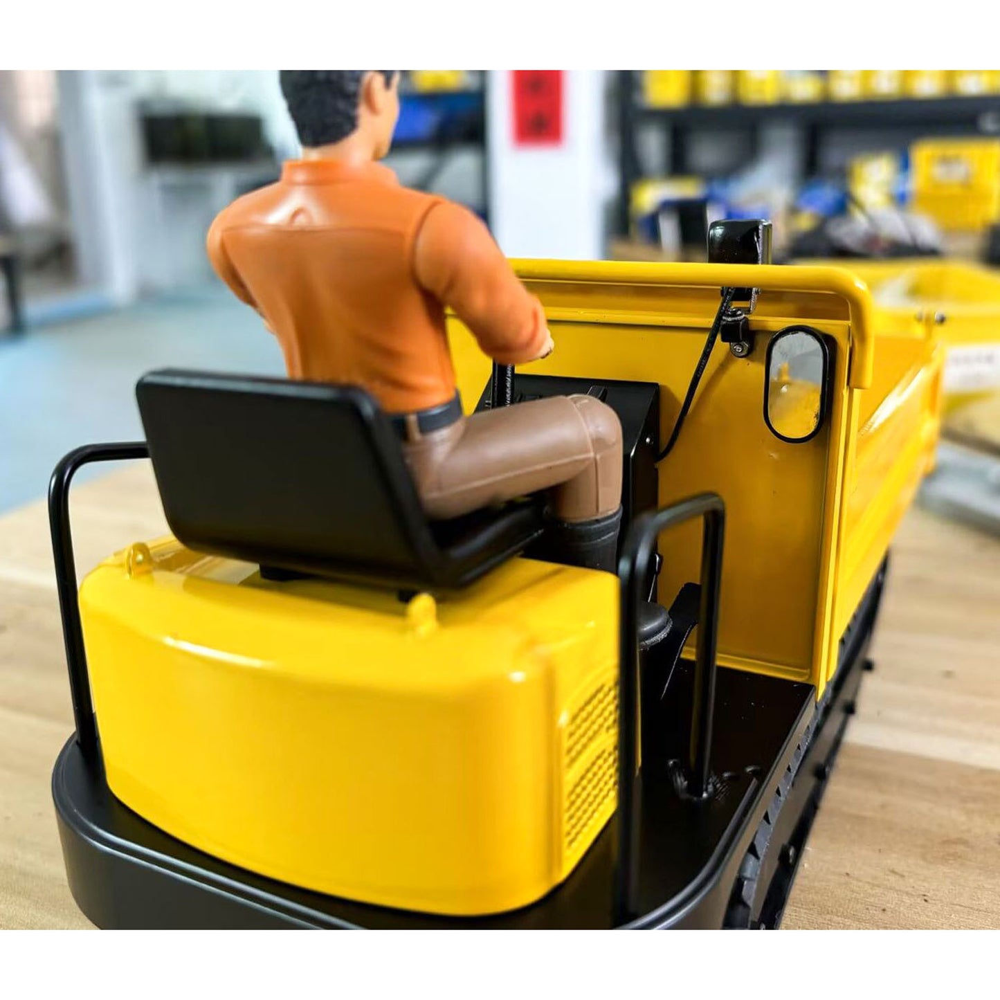 Metal 1/14 Remote Control Hydraulic Tracked Dumper Truck RC Tipper Model Construction Machine Light Battery Flysky Radio