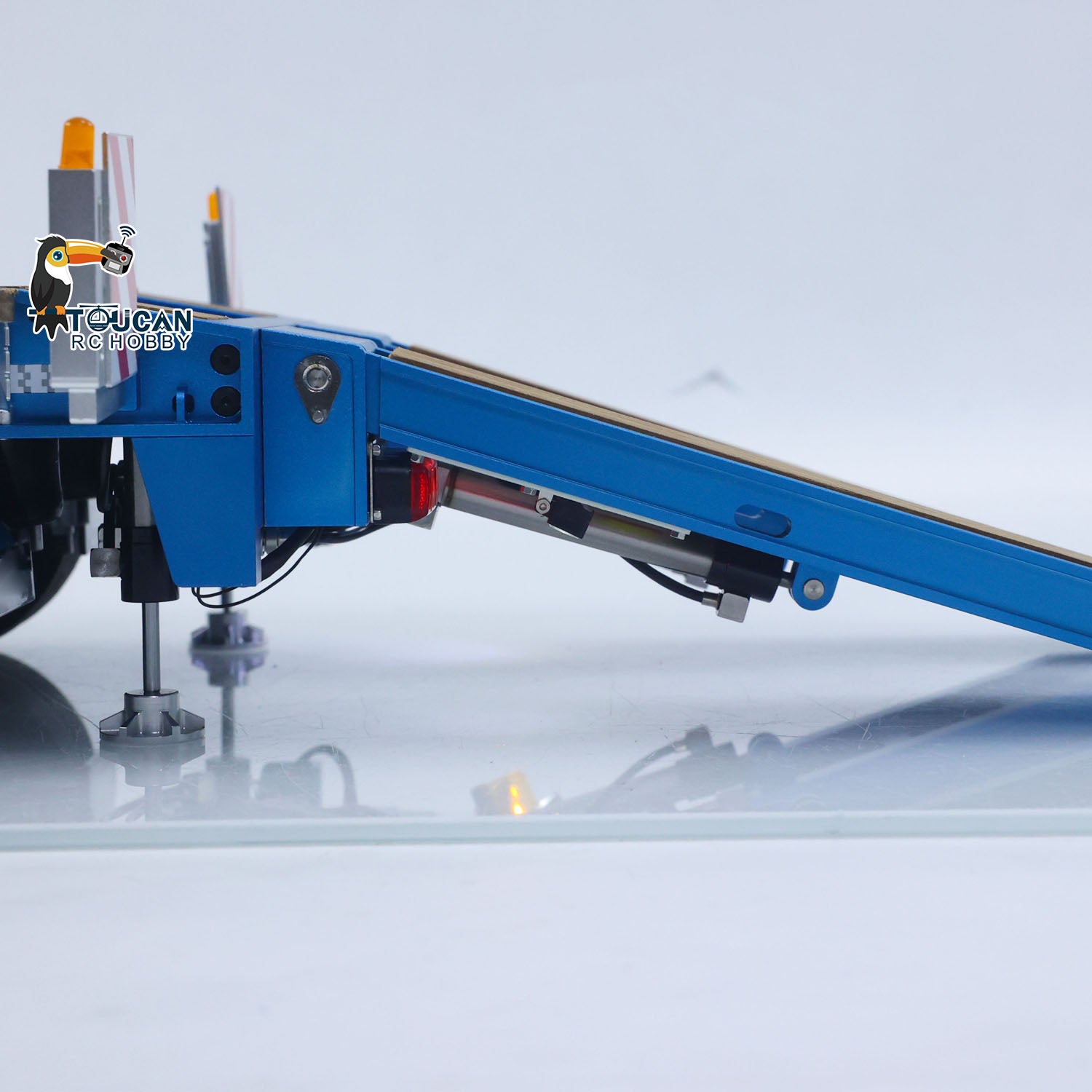 CUT 1/14 4-Axles RC Low Flatbed Trailer Hydraulic Support Legs Outrigger Detail