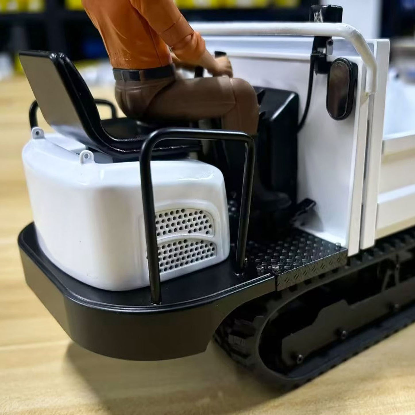 Metal 1/14 Remote Control Hydraulic Crawler Dump Truck RC Tipper Model Engineering Vehicle Light Sound Effect Constraction Car Flysky Radio