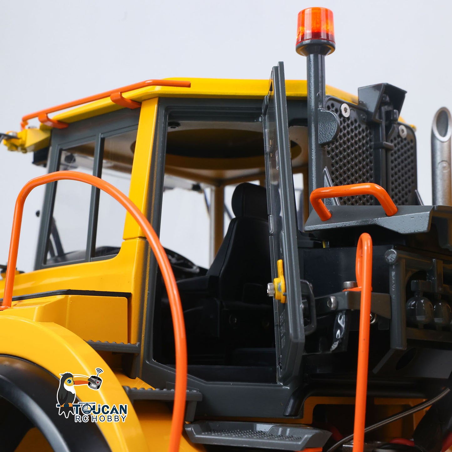 Double E A40G 1/16 Metal RC Hydraulic 6x6 Articulated Dump Truck cab detail