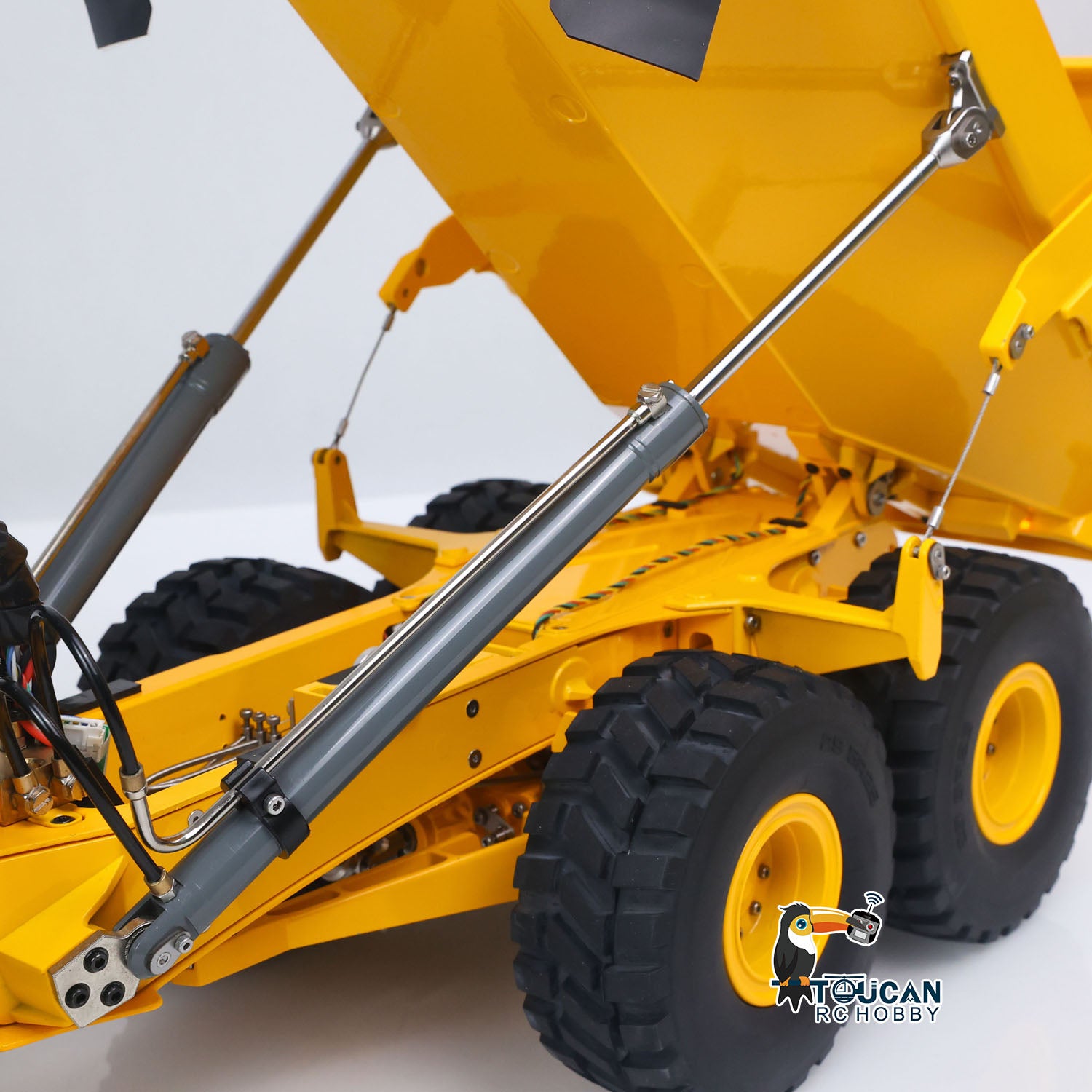 Double E A40G 1/16 Metal RC Hydraulic 6x6 Articulated Dump Truck hydraulic cylinder detail