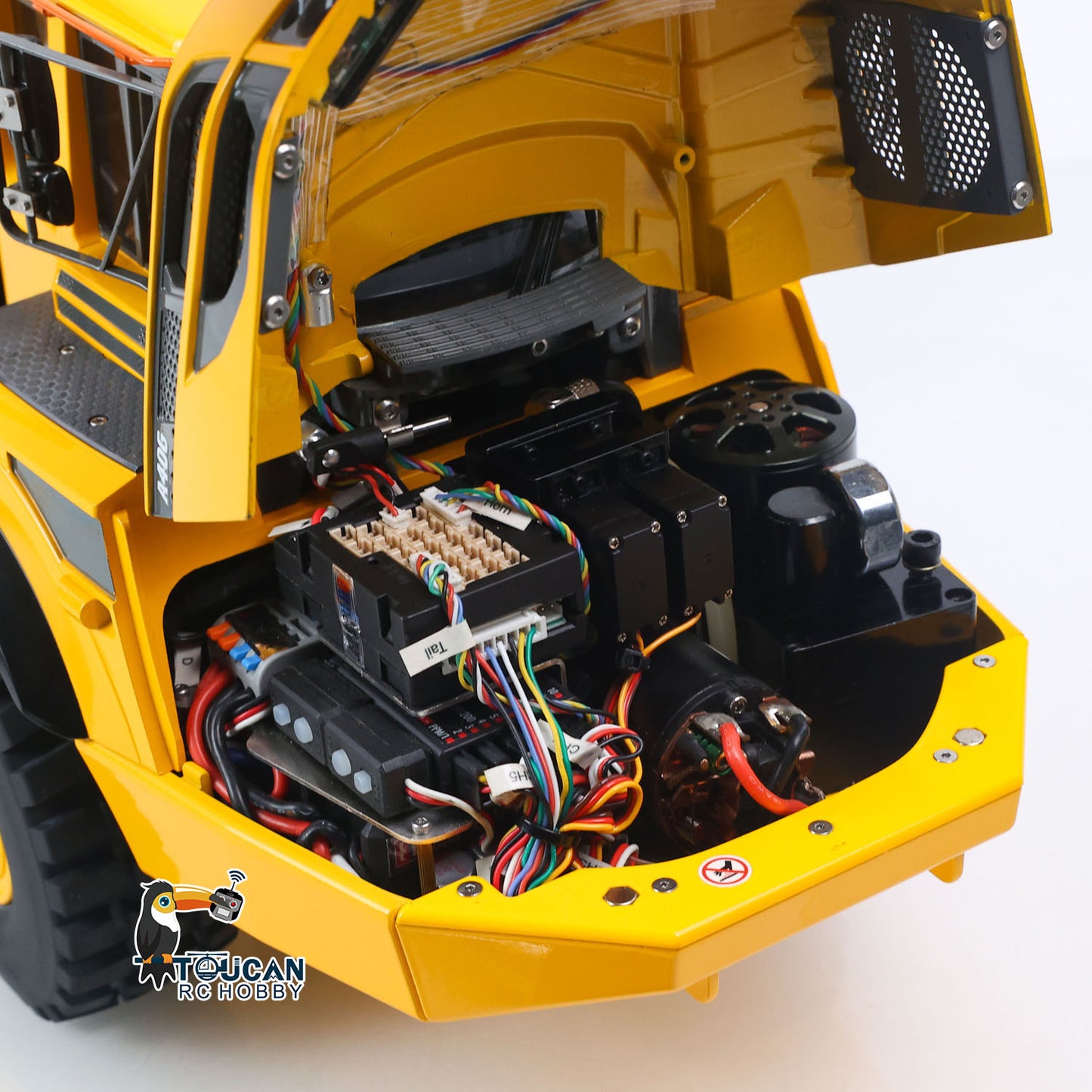 Double E A40G 1/16 Metal RC Hydraulic 6x6 Articulated Dump Truck motor compartment detail