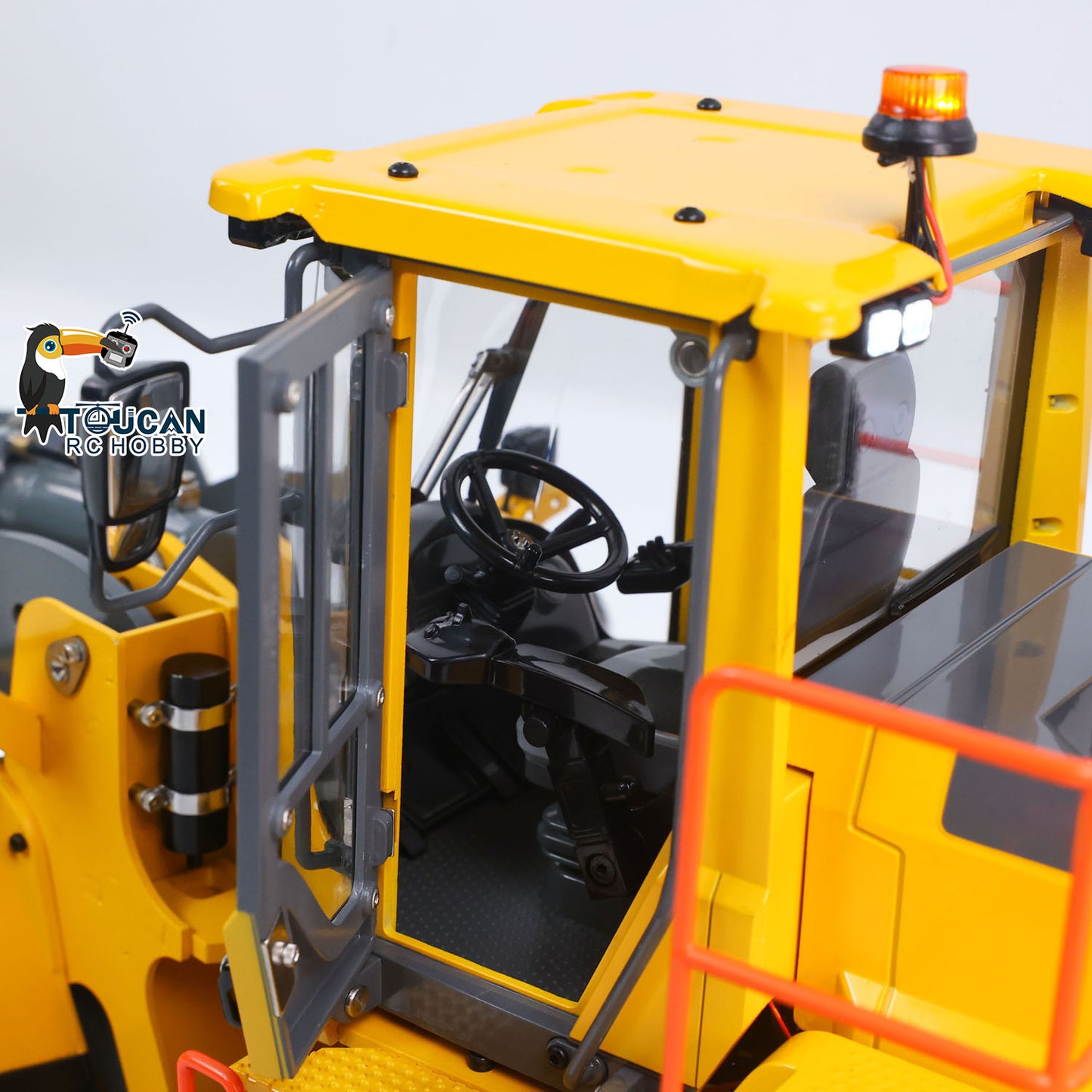 Double E L260H 1/14 RC hydraulic wheel loader cab detail