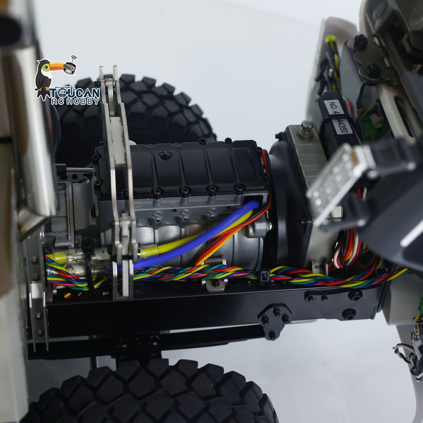 JDM-219 1/14 Metal RC Hydraulic 10x10 Dump Truck internal electronics motor detail