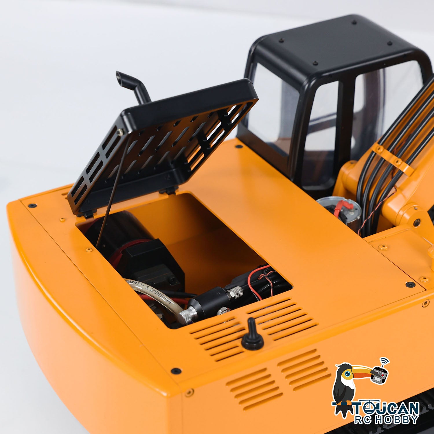 JDMODEL JDM-1 1/12 Metal RC Hydraulic Excavator 4200XL Digger battery compartment detail