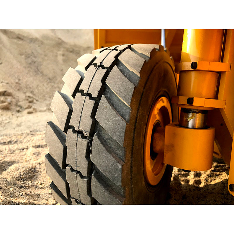 JDMODEL JDM 118F 1/14 Metal RC Hydraulic Mining Dump Truck tire tread detail