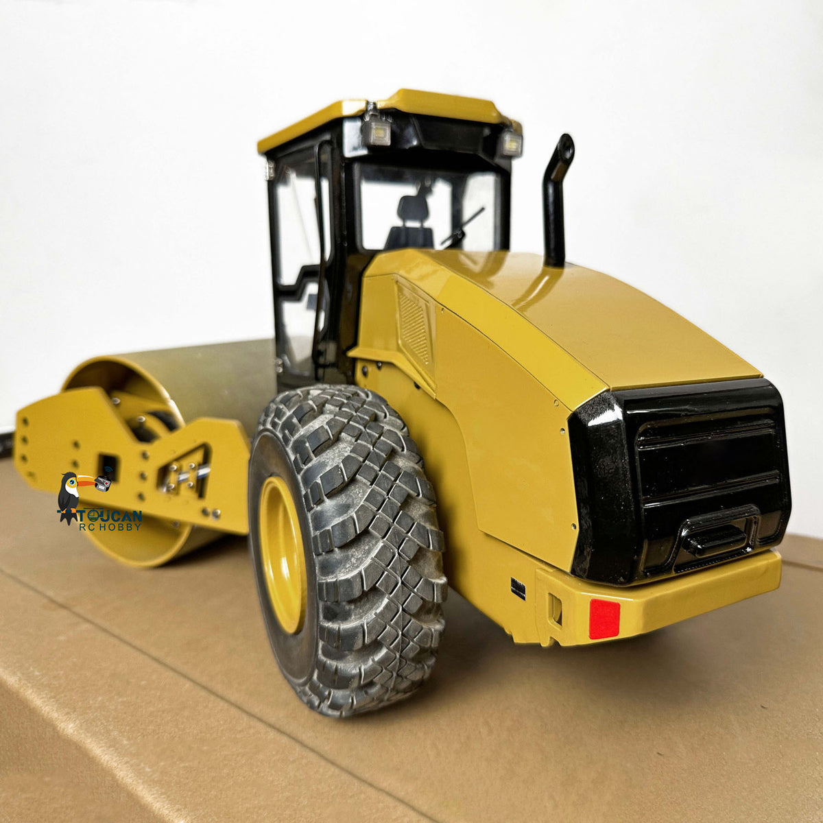 JZM CS11 1/12 Metal RC Road Roller profile showing the roller drum and operator cab