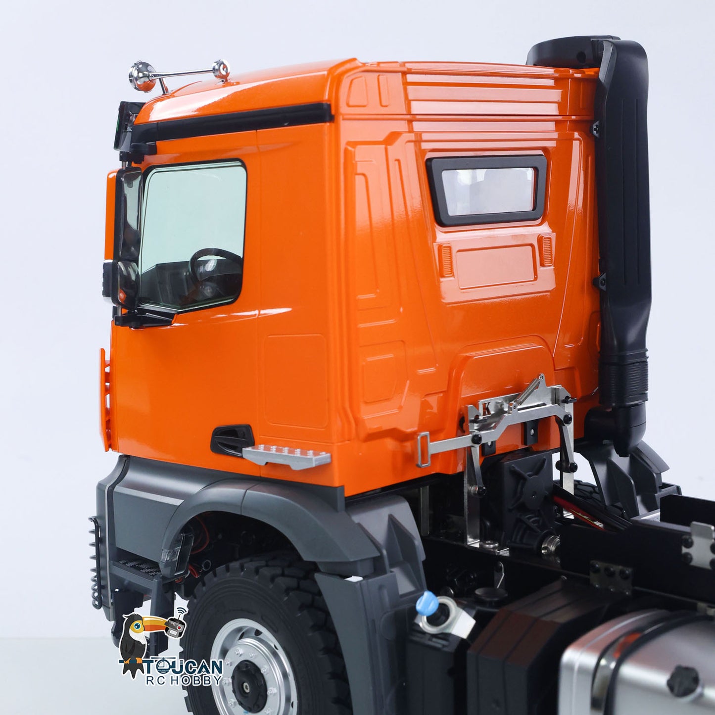 Kabolite 5702 1/14 RC dump truck cab rear structure detail
