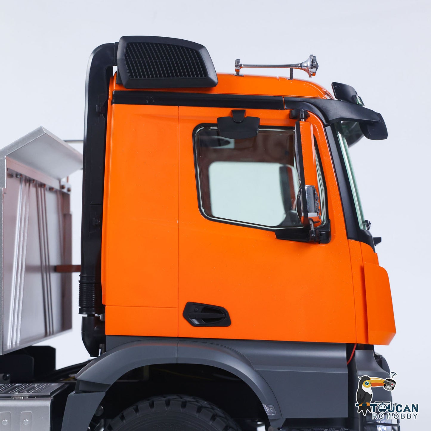 Kabolite 5702 1/14 RC dump truck cab window detail