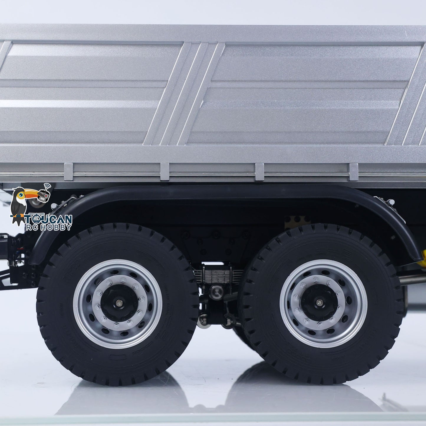 Kabolite 5702 1/14 RC dump truck tire detail 6x6 wheel system