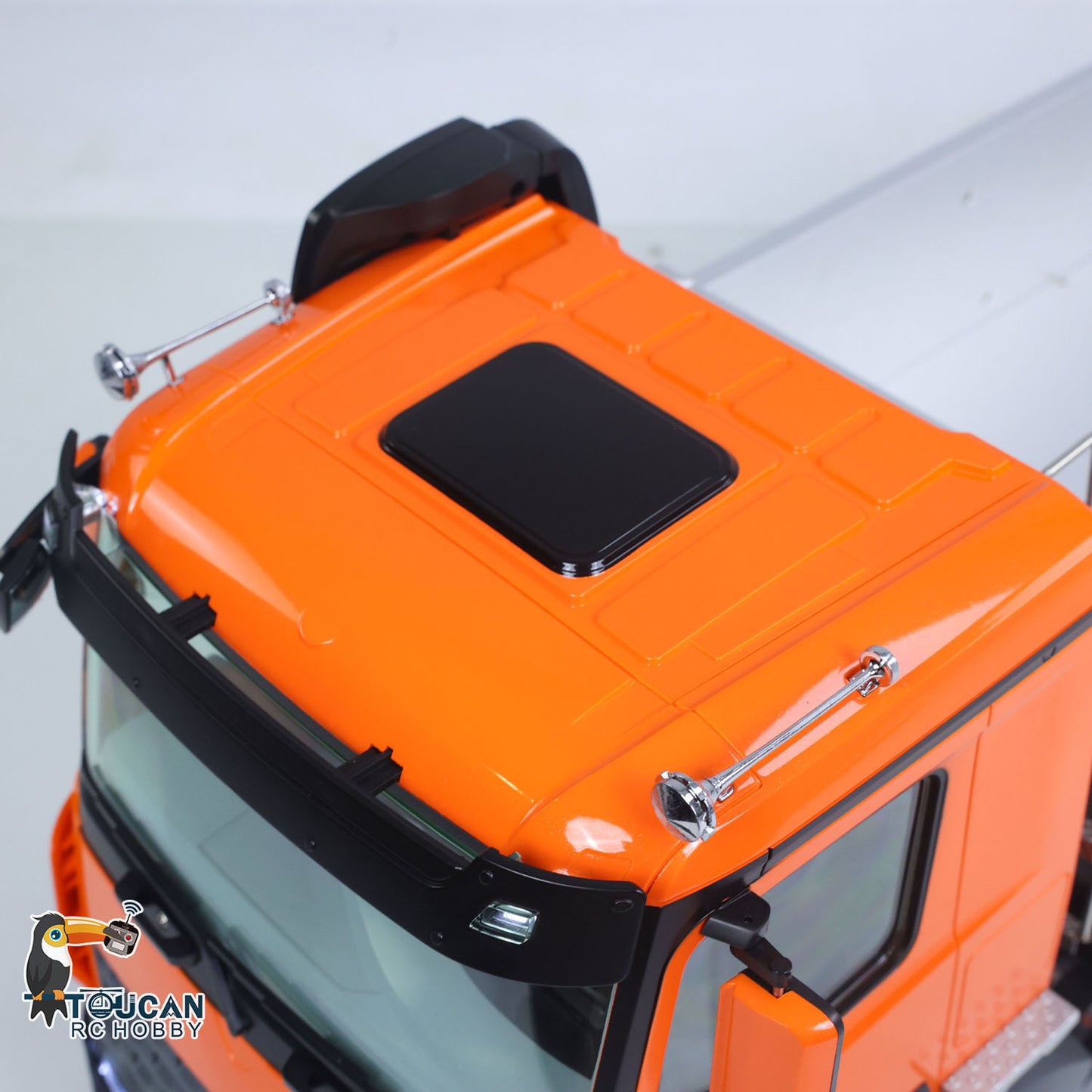 KABOLITE K3367 1/14 Metal RC Hydraulic 8x8 Dump Truck cab roof detail