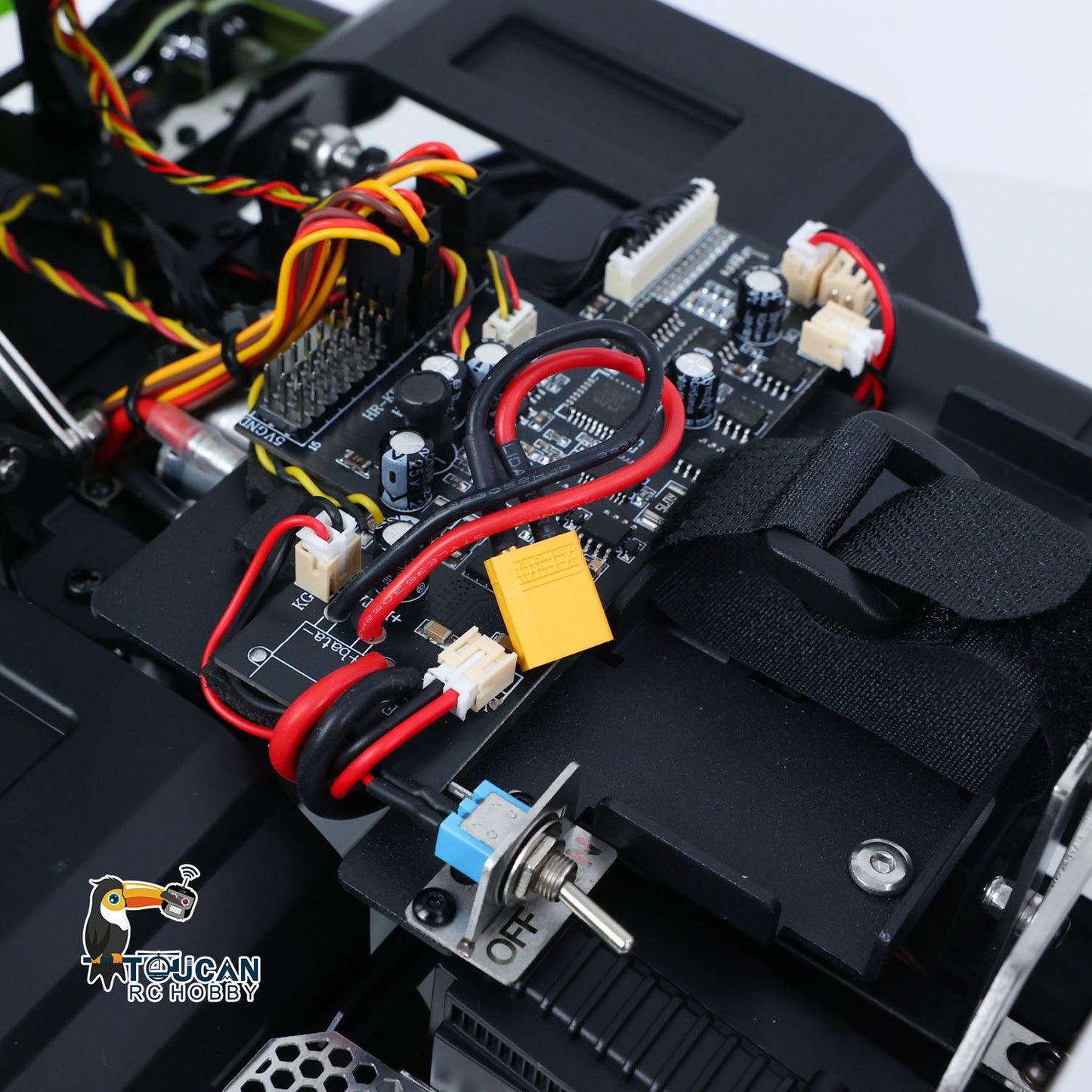 KABOLITE K5501 1/14 Metal 4x4 RC Off Road Crawler battery compartment detail
