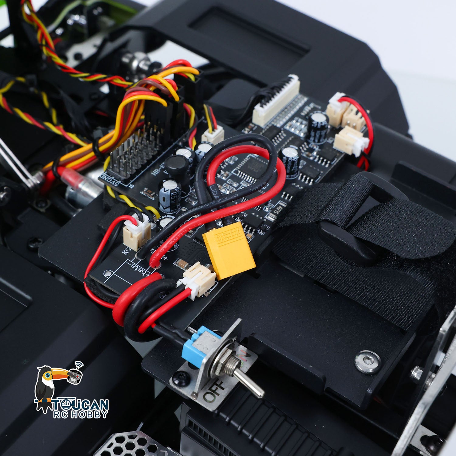 KABOLITE K5501 1/14 Metal 4x4 RC Off Road Crawler battery compartment detail