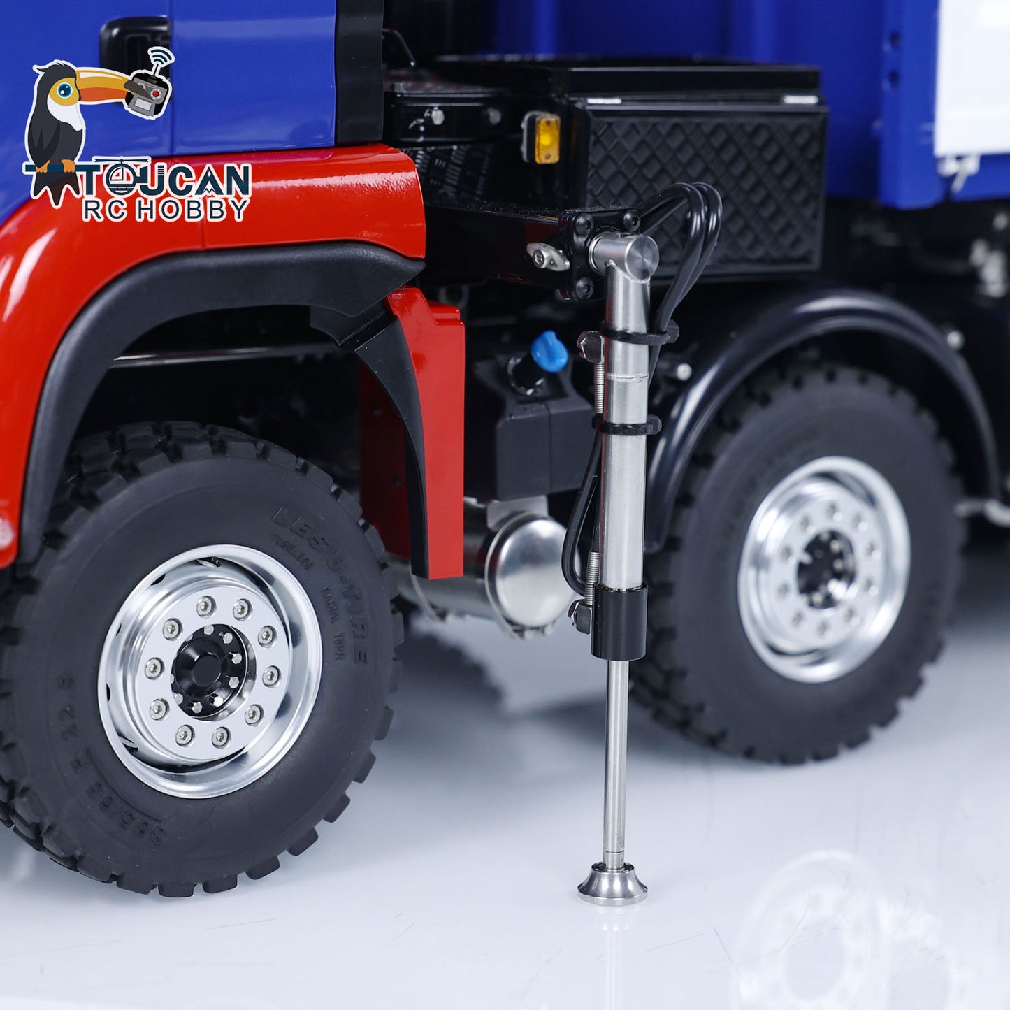 LESU Z0063 1/14 8x8 Metal Hydraulic RC Dump Truck With Crane hydraulic support legs for stable lifting operation