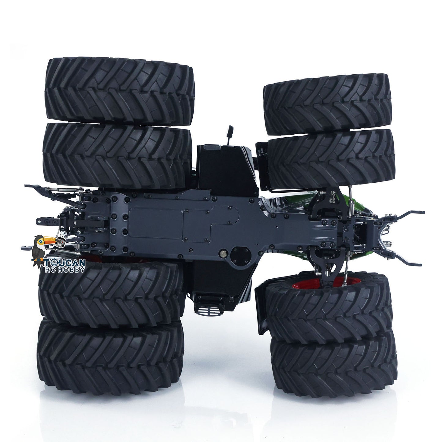 LESU A0018 AOUE 1050 1/14 Metal Hydraulic RC Tractor bottom chassis detail with 4x4 drivetrain