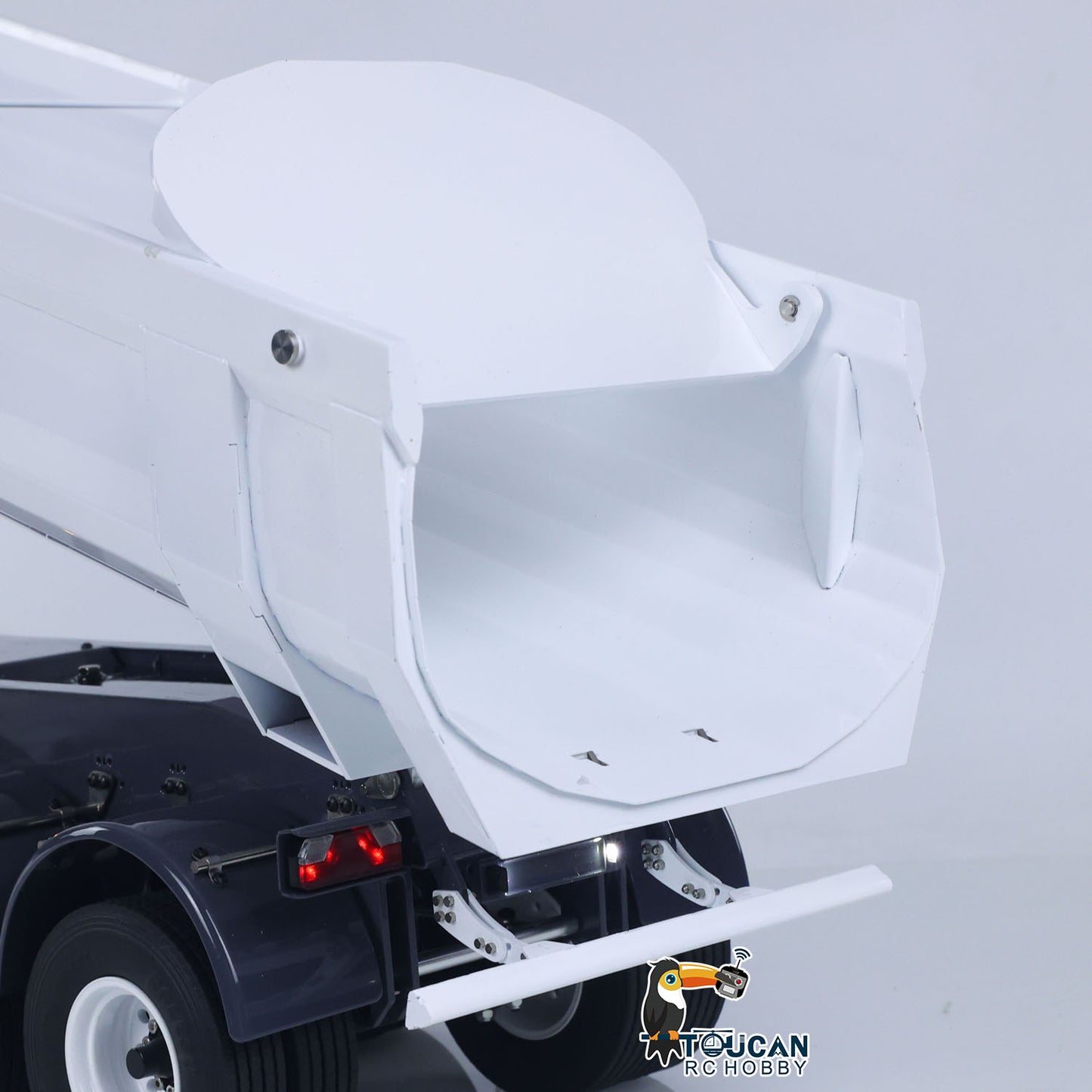 LESU A0045 1/14 Metal 3-Axle Hydraulic Dump Trailer U-Shape dump bed detai