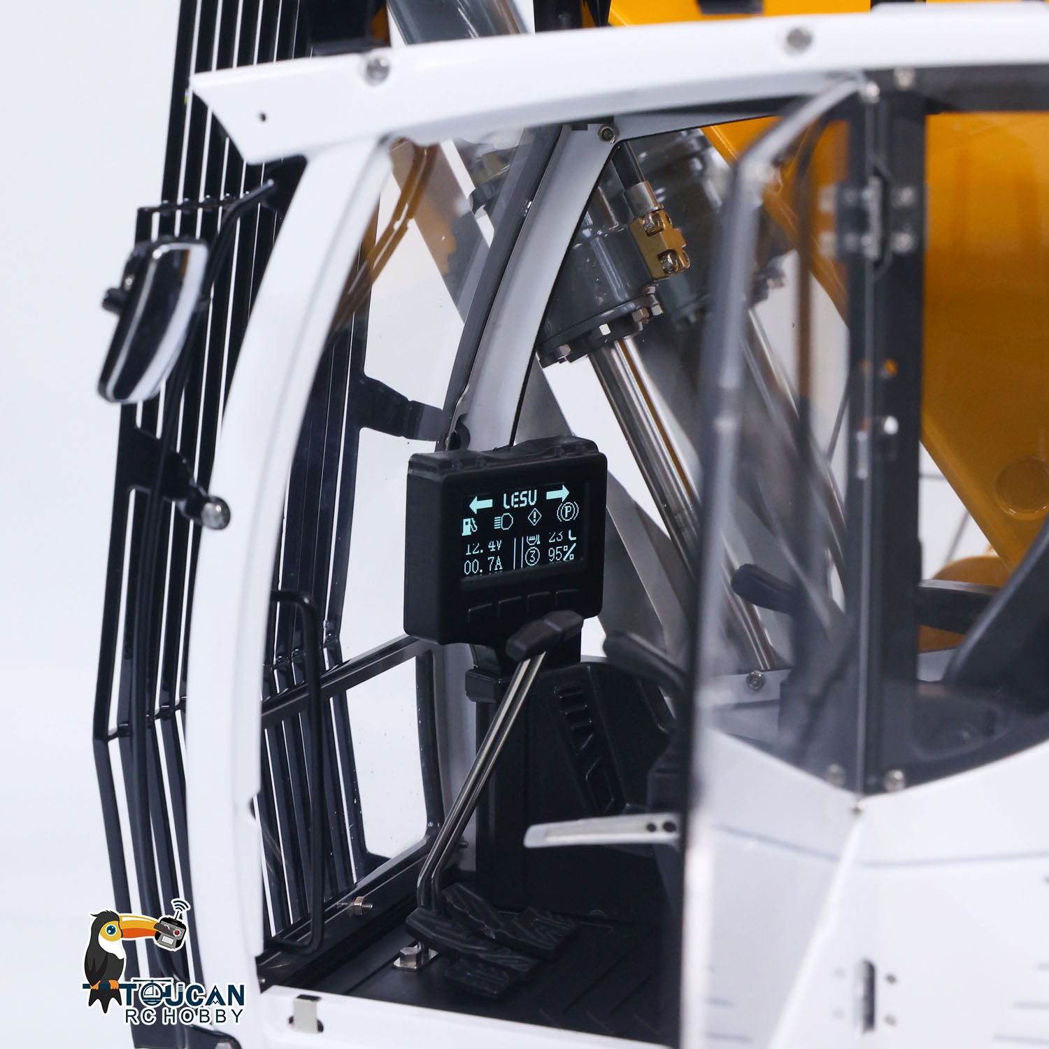 LESU LR956 1/14 Metal RC Hydraulic Excavator electronic display screen detail