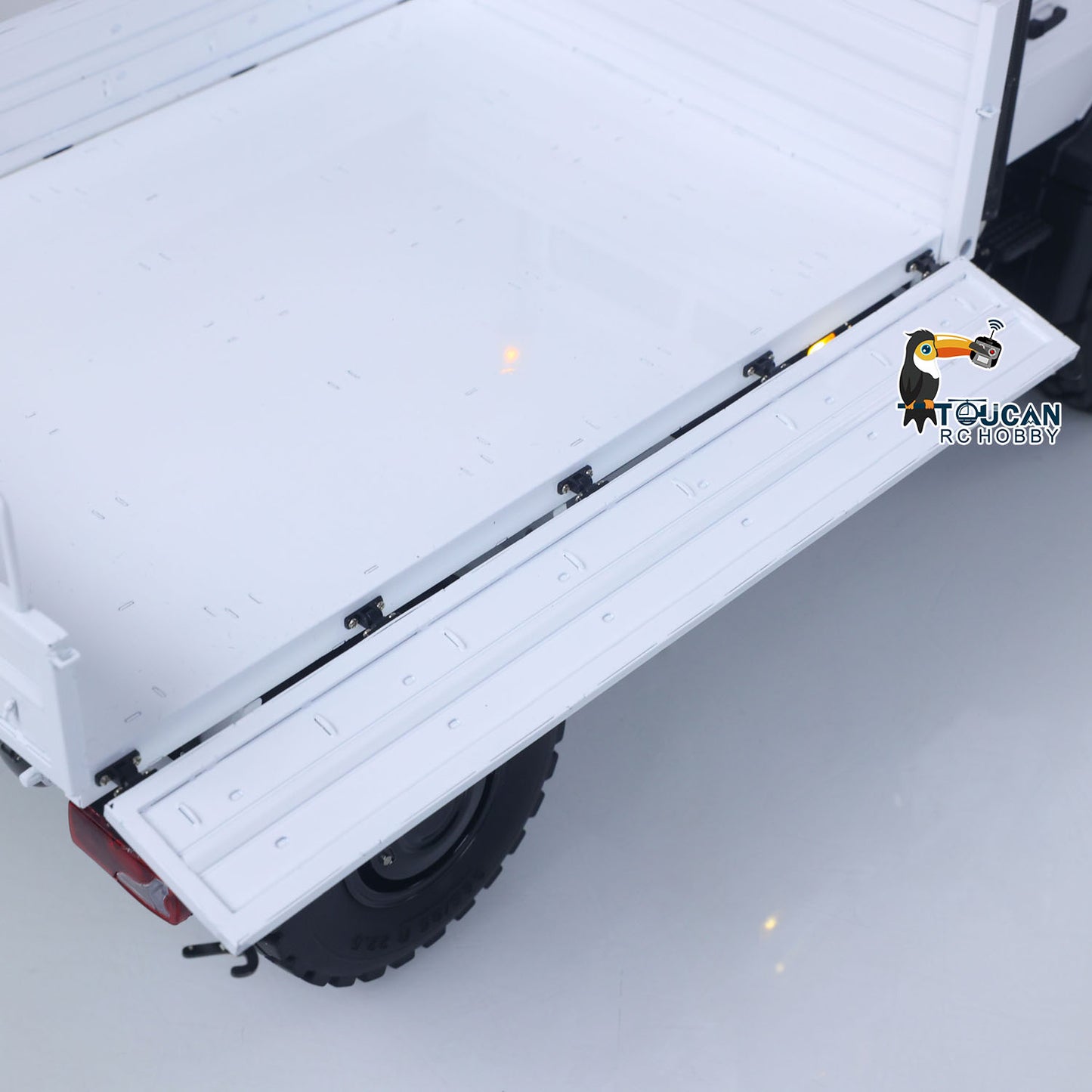 LESU MT44023 1/14 Metal RC U4023 4x4 Off-Road All-Terrain Truck detachable cargo bed detail