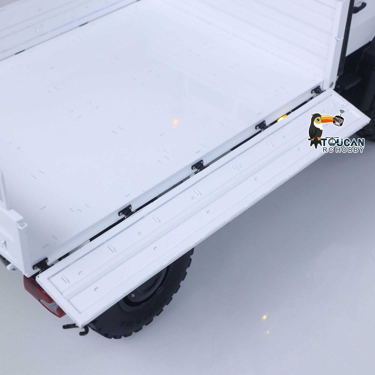 LESU MT44023 1/14 Metal RC U4023 4x4 Off-Road All-Terrain Truck detachable cargo bed detail