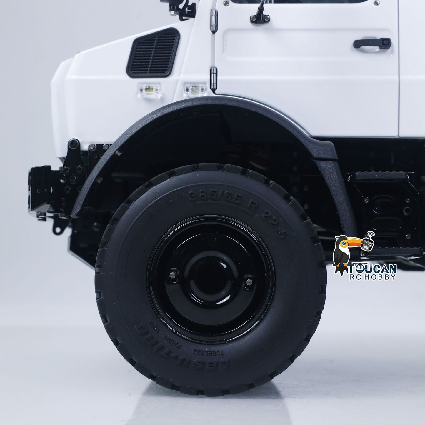 LESU MT44023 1/14 Metal RC U4023 4x4 Off-Road All-Terrain Truck off-road tire detail