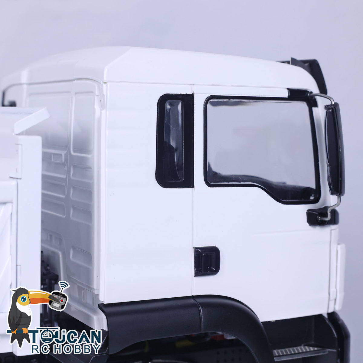 LESU Z0018 1/14 6x6 Metal RC Hydraulic Dump Truck cab exterior detail