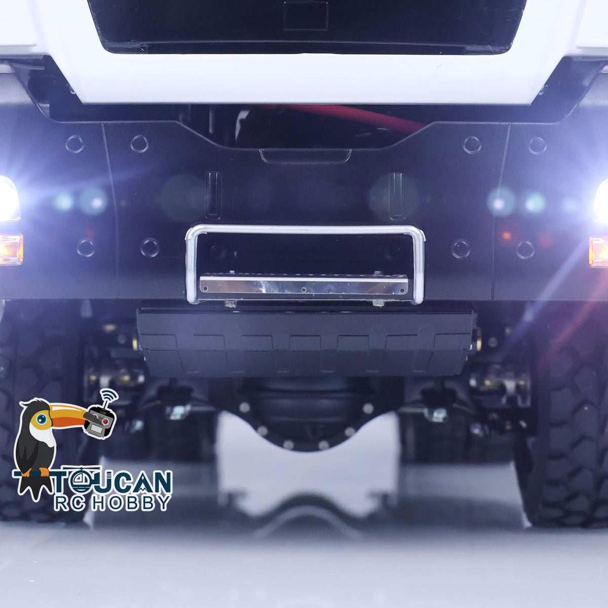 LESU Z0018 1/14 6x6 Metal RC Hydraulic Dump Truck front LED light detail