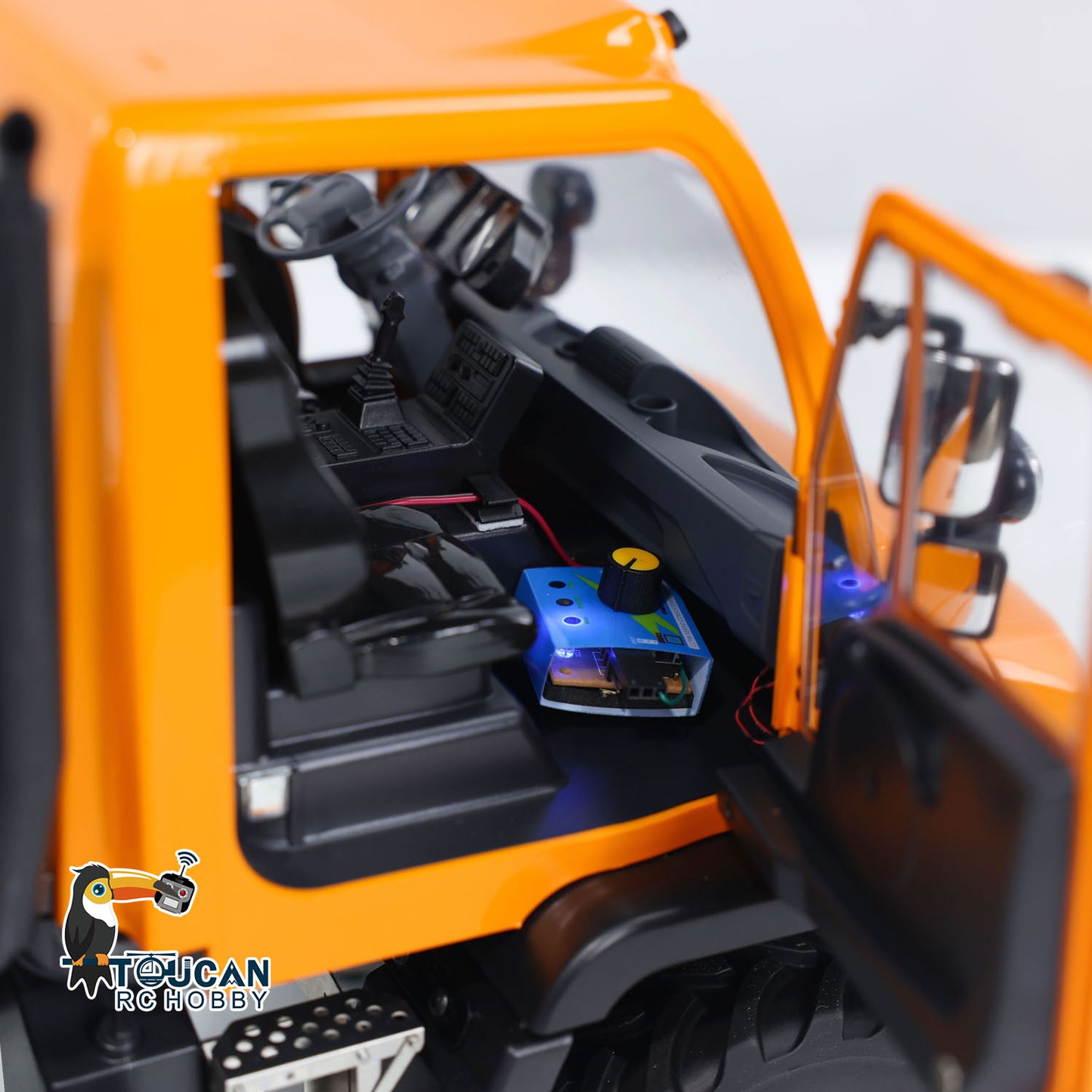MDMODEL U423 1/10 Metal 4X4 RC Rock Crawler realistic cabin interior detail