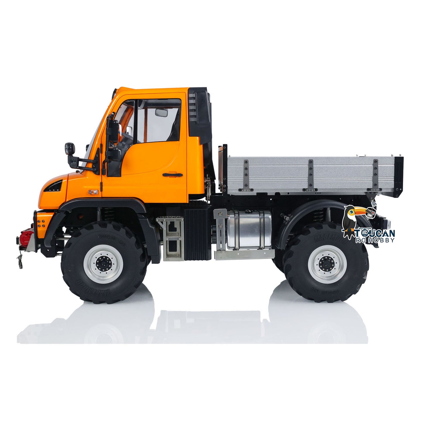 MDMODEL U423 1/10 Metal 4X4 RC Rock Crawler side view with aluminum cargo box
