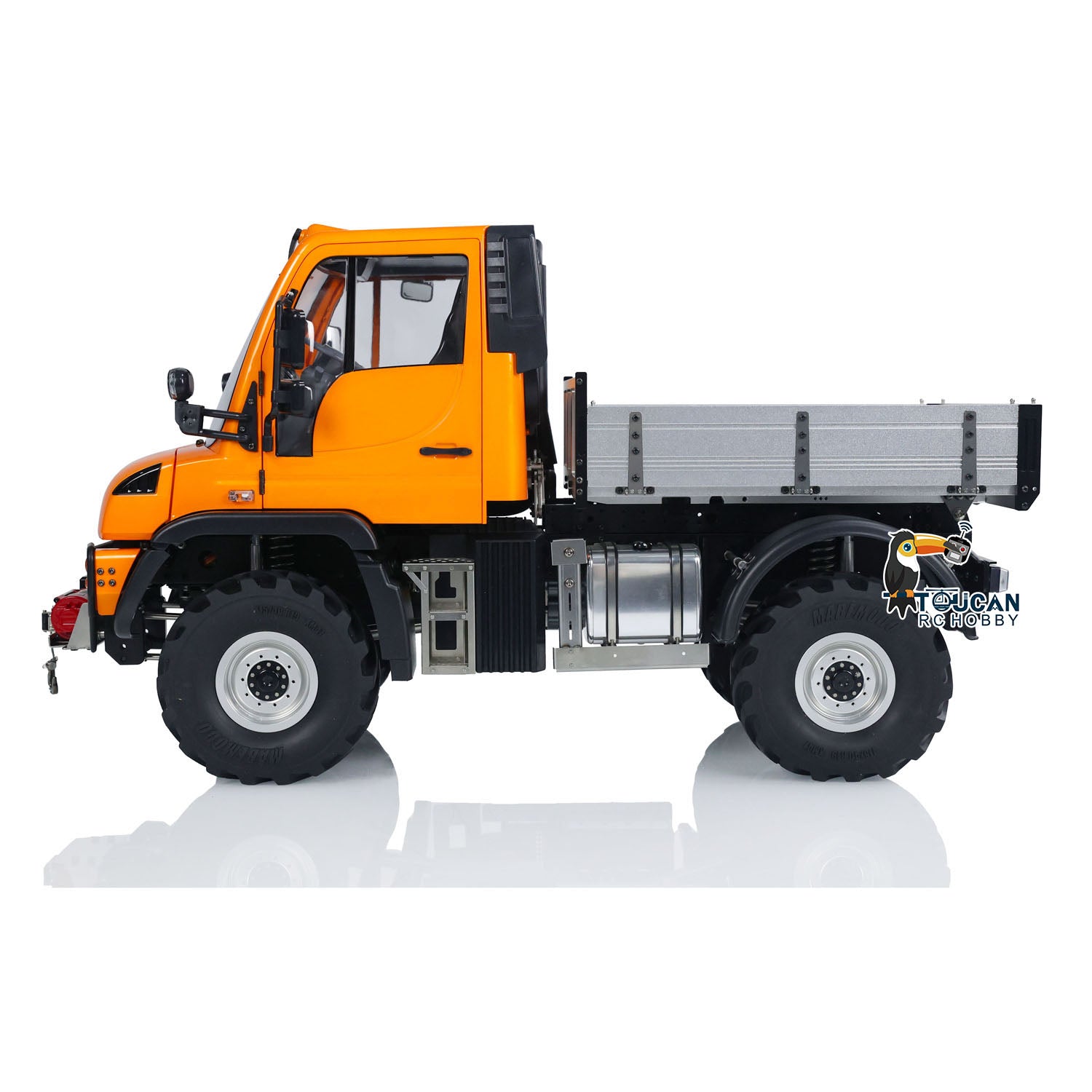 MDMODEL U423 1/10 Metal 4X4 RC Rock Crawler side view with aluminum cargo box