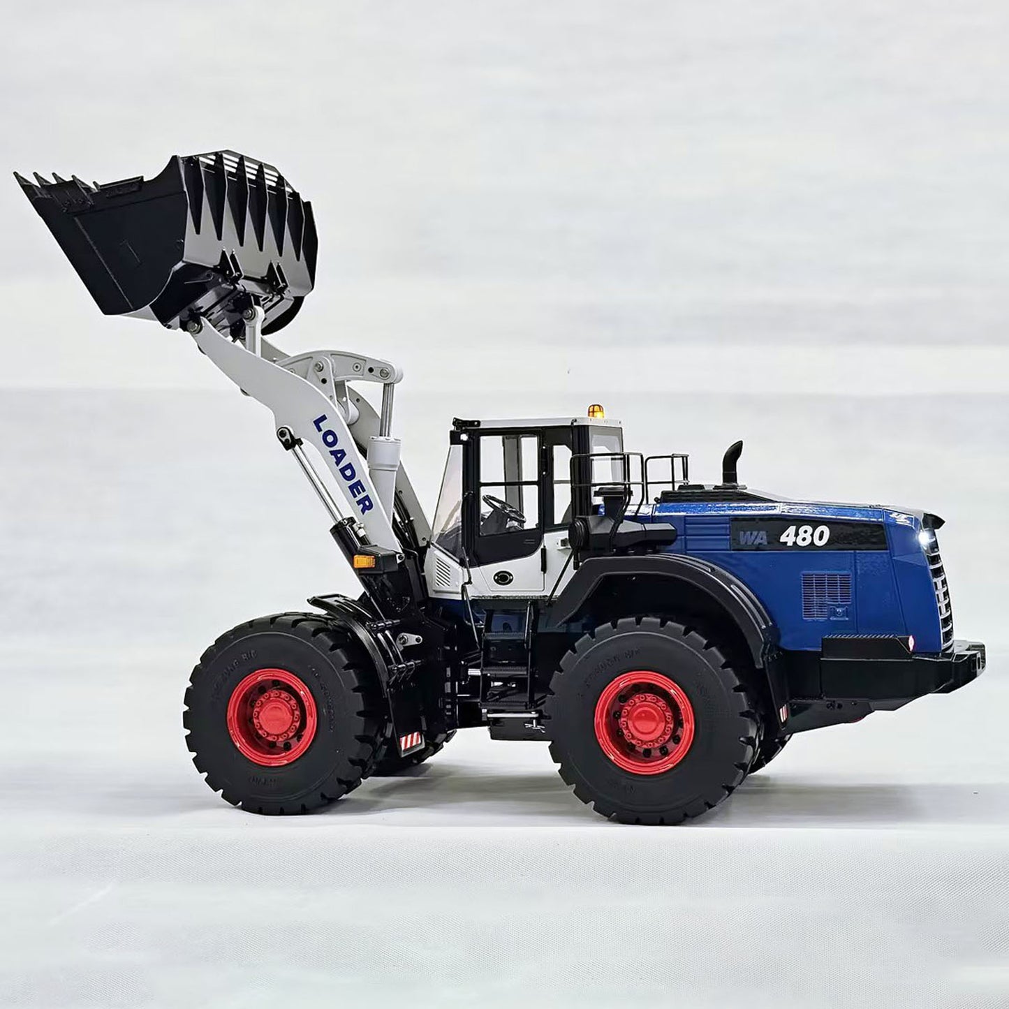 Metal 1/14 5CH Valves RC Hydraulic Wheeled Loader WA480 Heavy Construction Machine Differential Lock 2Speed Gearbox Light Sound