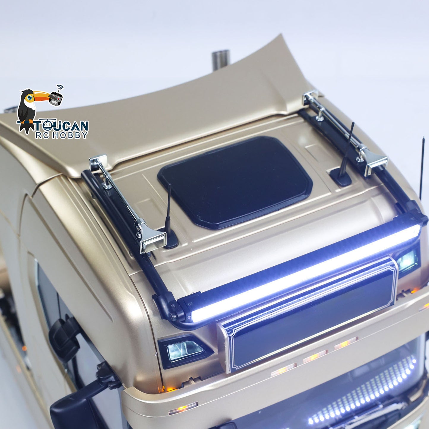 TOUCAN 56379 1/14 4x2 RC Tractor Truck cab roof light bar and light box detail