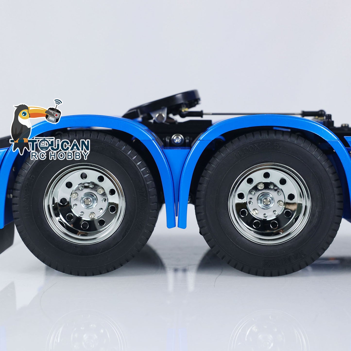 TOUCAN 56368 770S 1/14 6x4 RC Tractor Truck tire and wheel detail