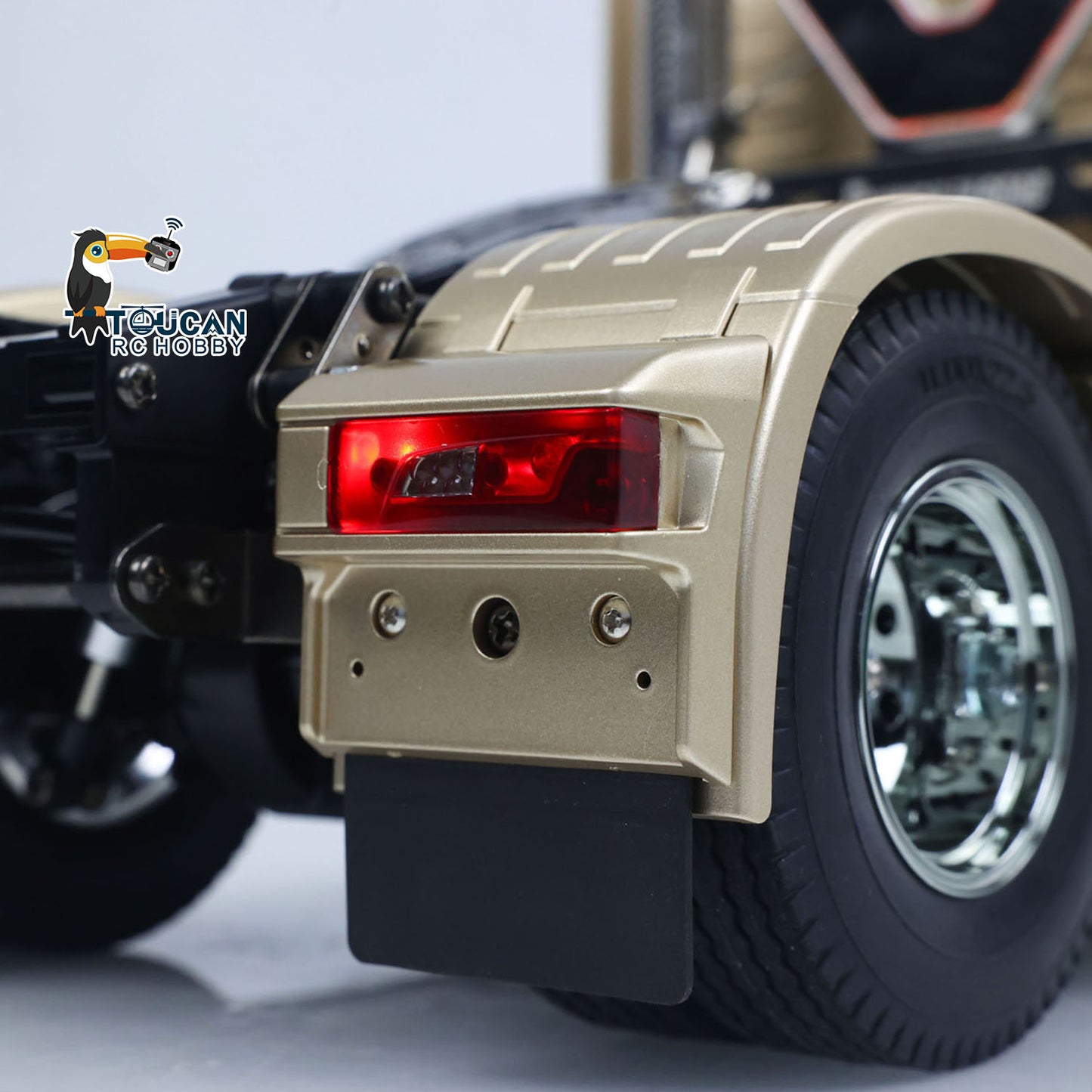 TOUCAN 56379 1/14 4x2 RC Tractor Truck rear lighting system detail