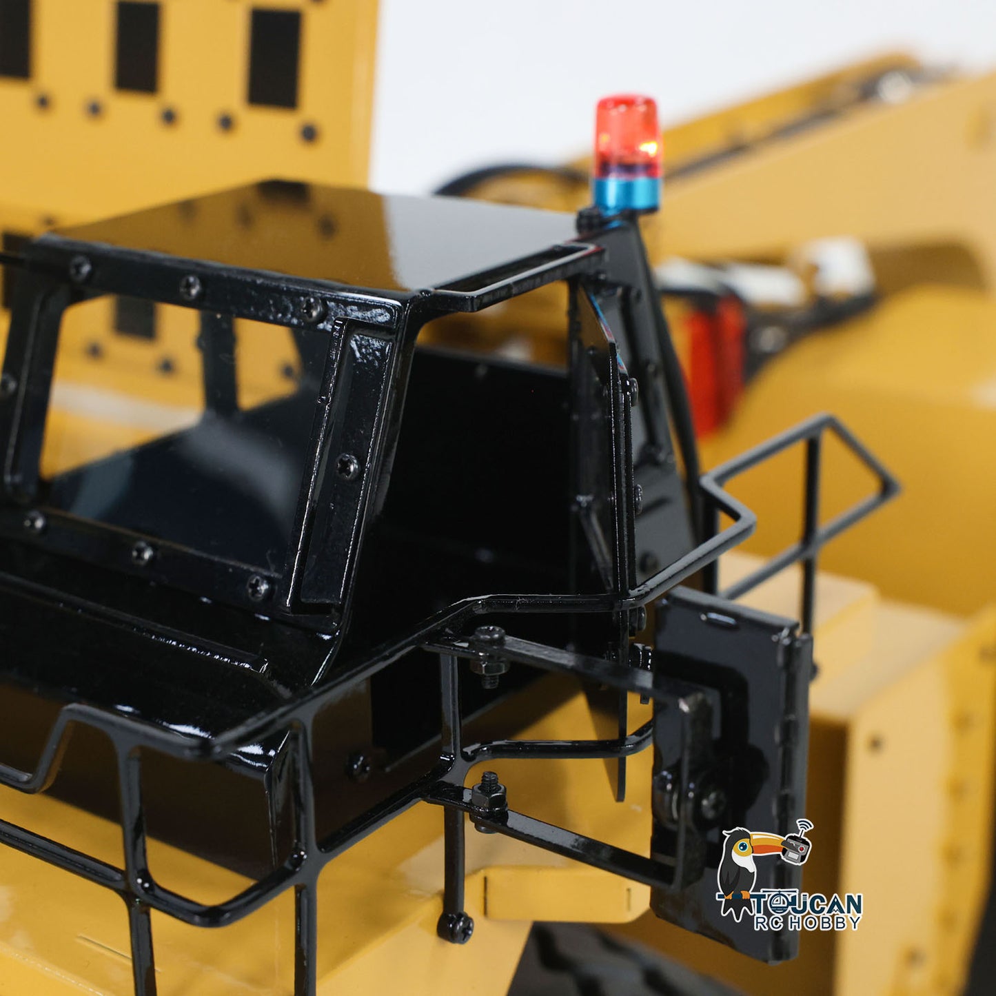 TOUCAN 1/20 RC Hydraulic Gooseneck Mining Trailer C739D Cab with Openable Door Interior