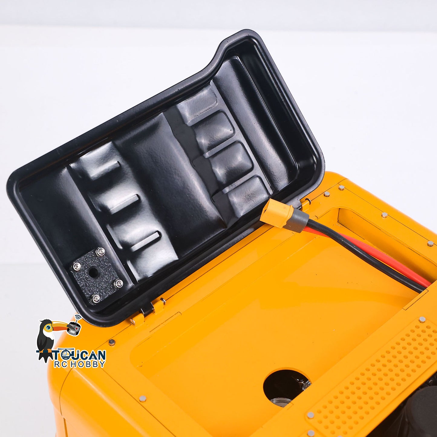 TOUCAN 323GX 1/12 RC hydraulic excavator battery compartment detail