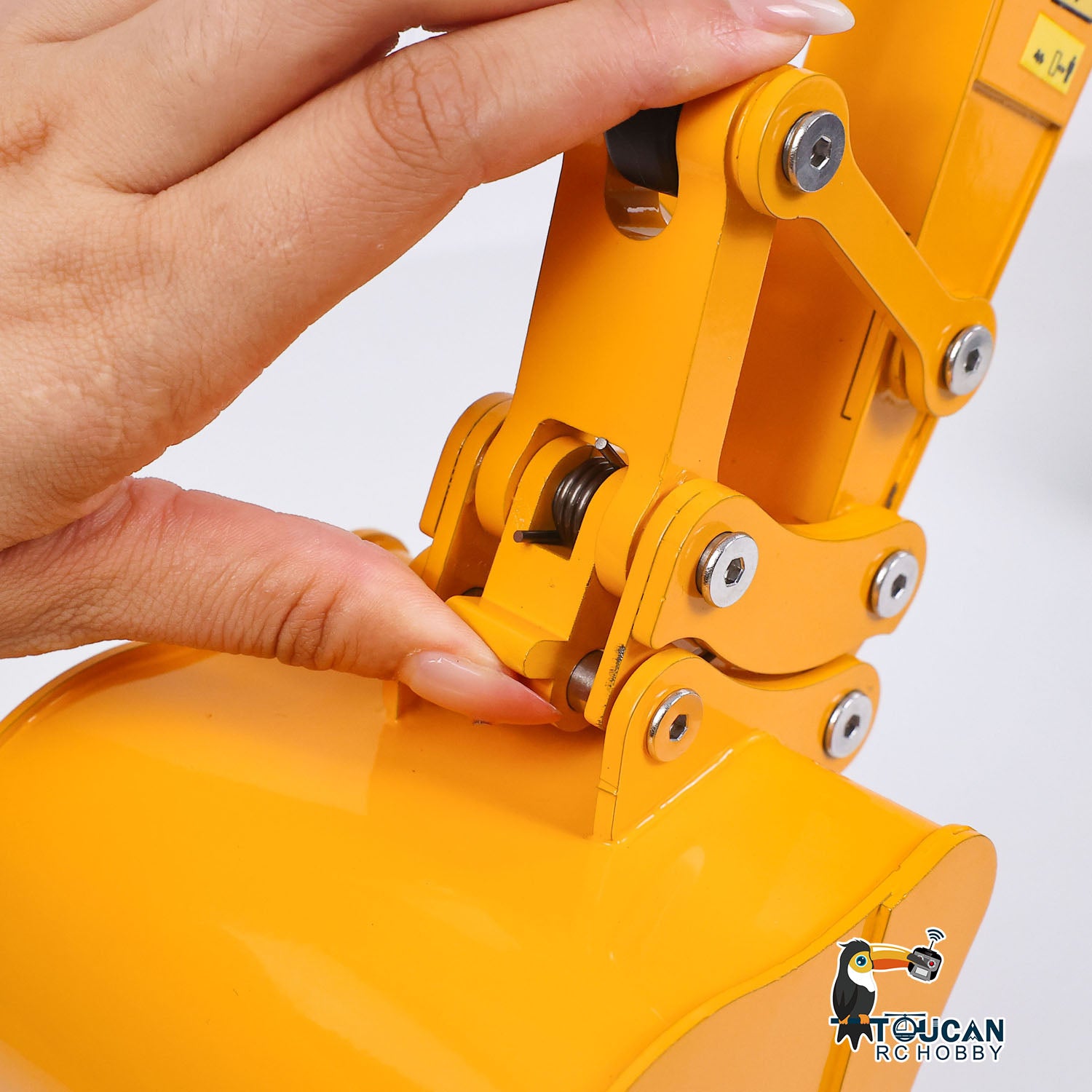 TOUCAN 323GX 1/12 RC hydraulic excavator manual quick release coupler attachment system detail