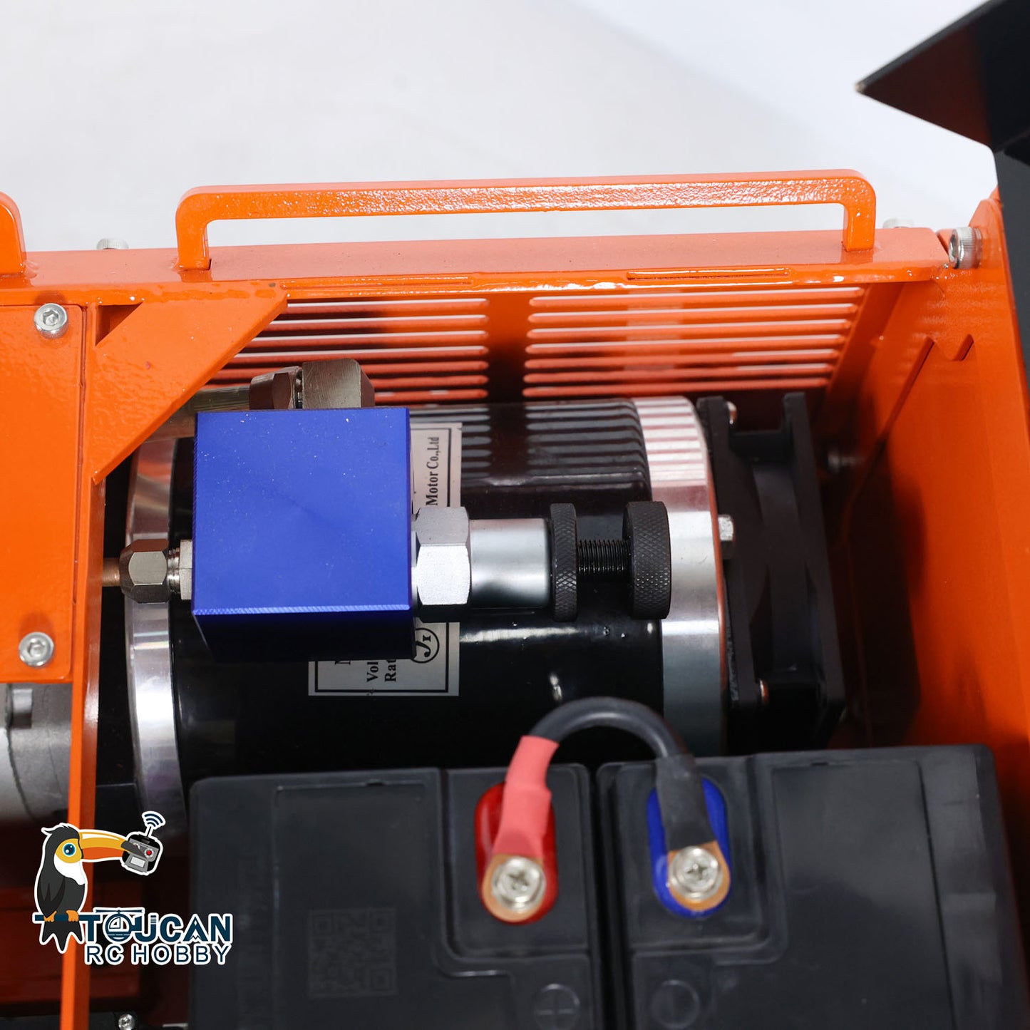 TOUCAN 385CF 1/8 Metal Hydraulic RC Excavator hydraulic unit detail for powerful digging operation
