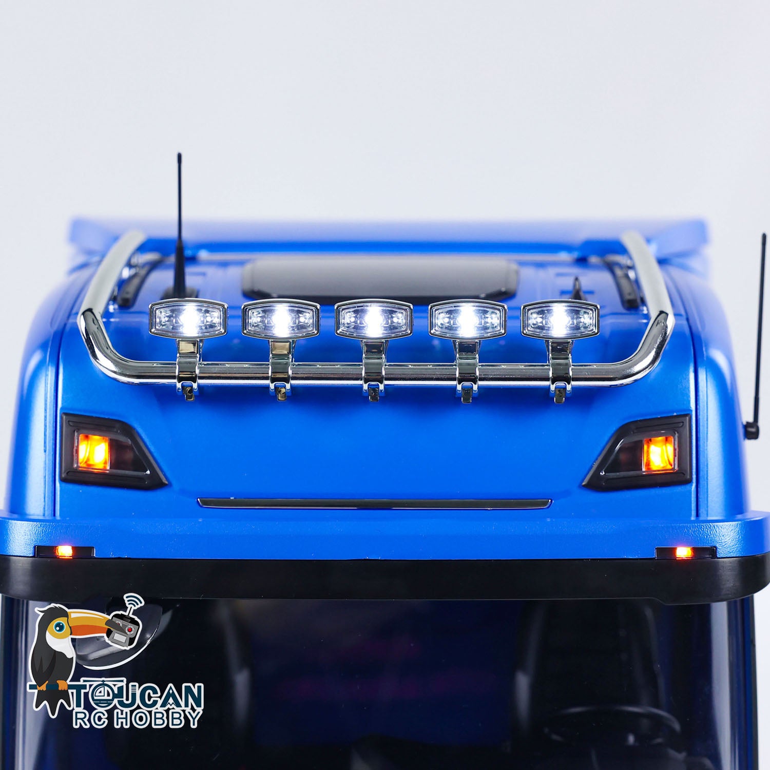 TOUCAN 56368 770S 1/14 6x4 RC Tractor Truck roof light detail