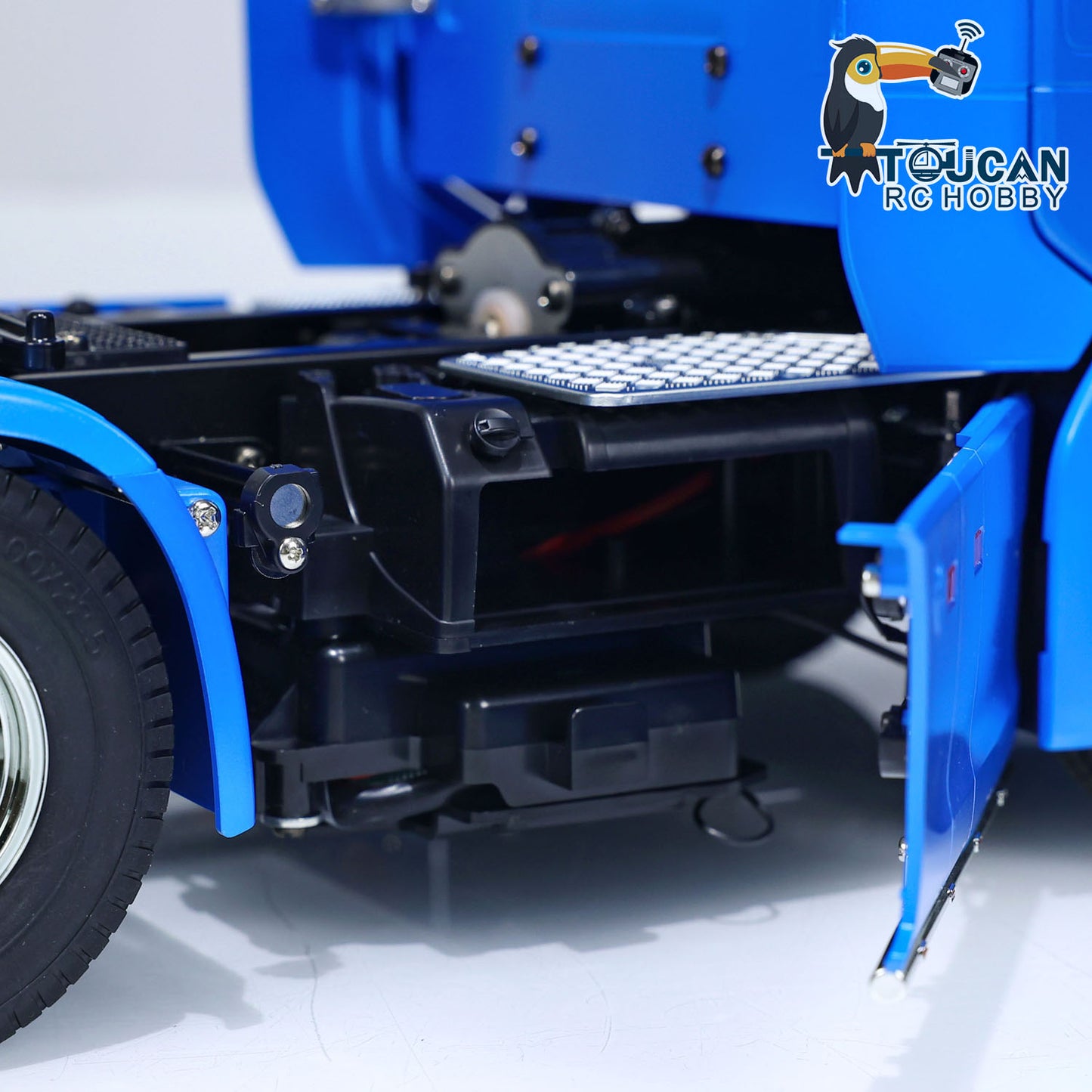 TOUCAN 56368 770S 1/14 6x4 RC Tractor Truck side component detail
