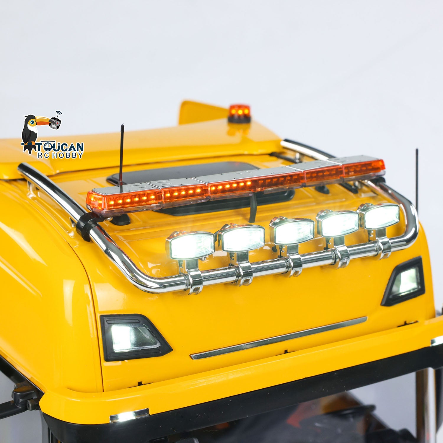TOUCAN 56371 770S 1/14 8x4 RC Tractor Truck cab roof detail with lighting accessories