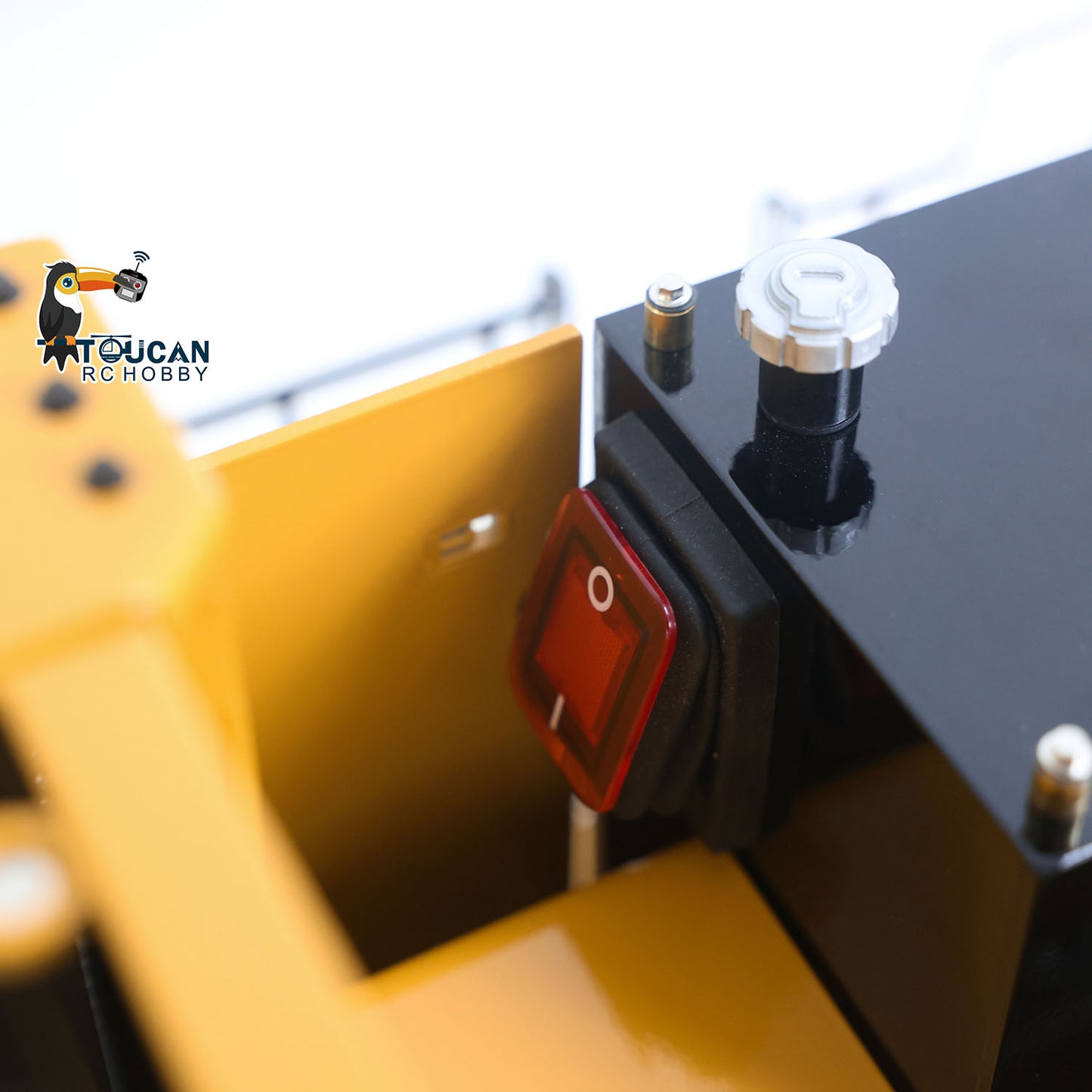 TOUCAN 6015B 1/14 Metal RC Hydraulic Excavator power switch detail