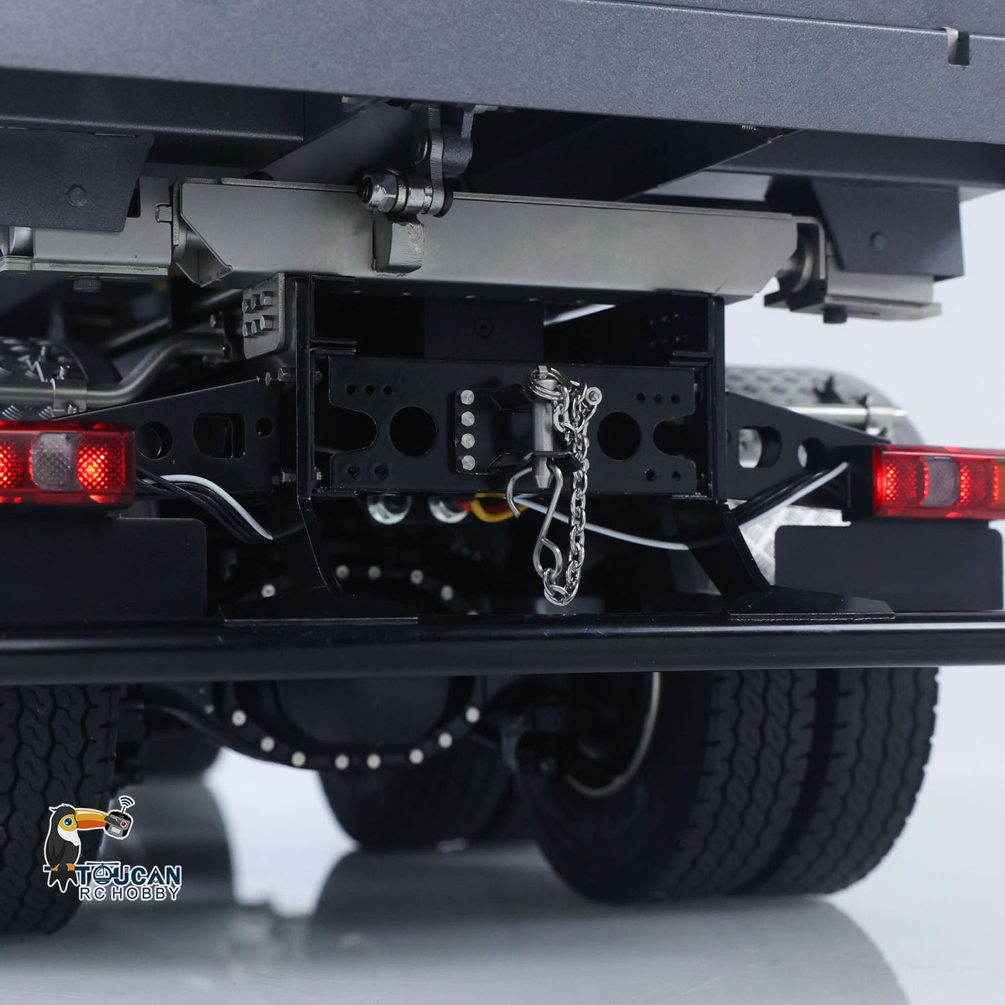 TOUCAN 1/14 6x6 Metal Hydraulic RC Three-Way Dump Truck rear hook detail
