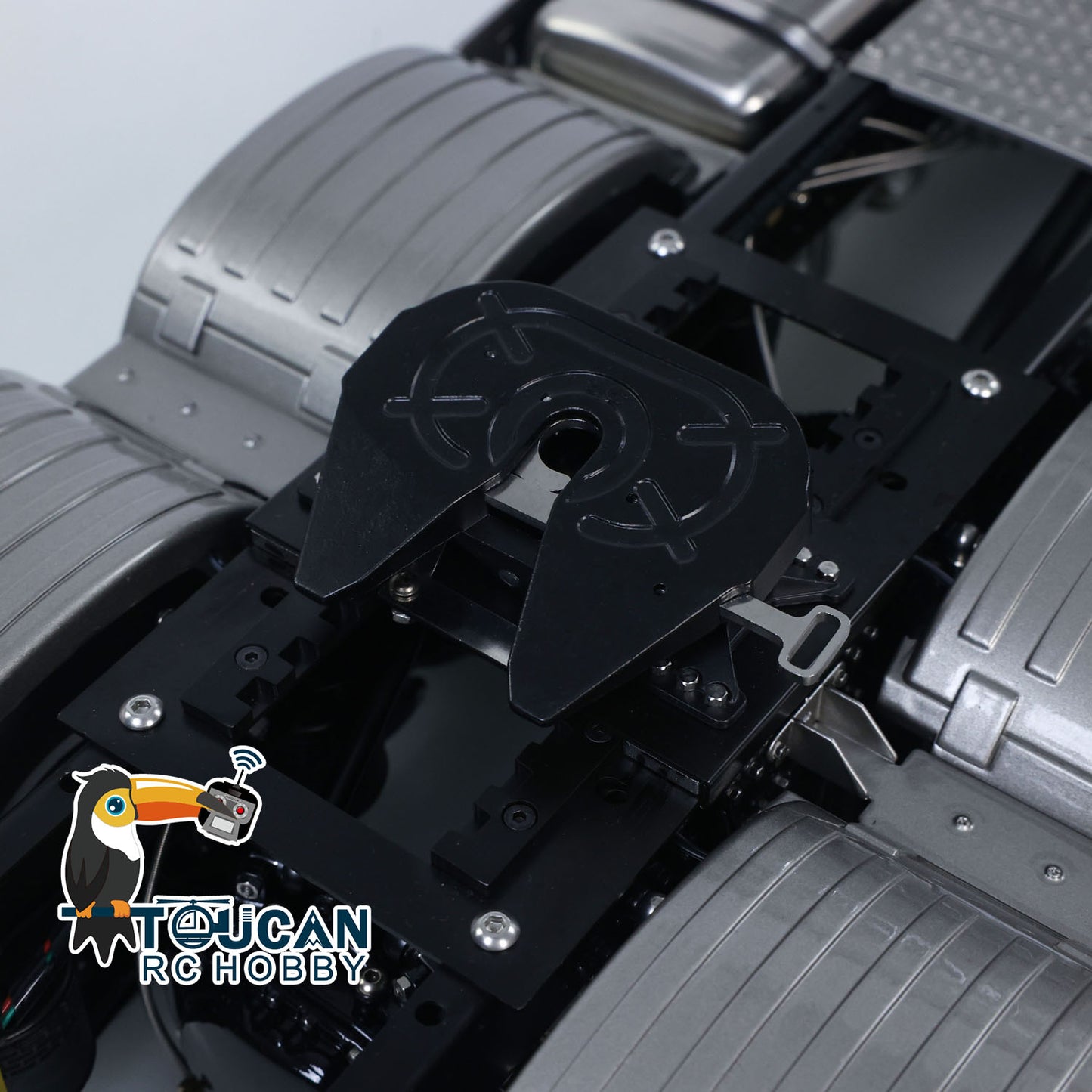 TOUCAN 770S 1/14 RC 6x6 Metal Chassis Tractor Truck fifth wheel detail