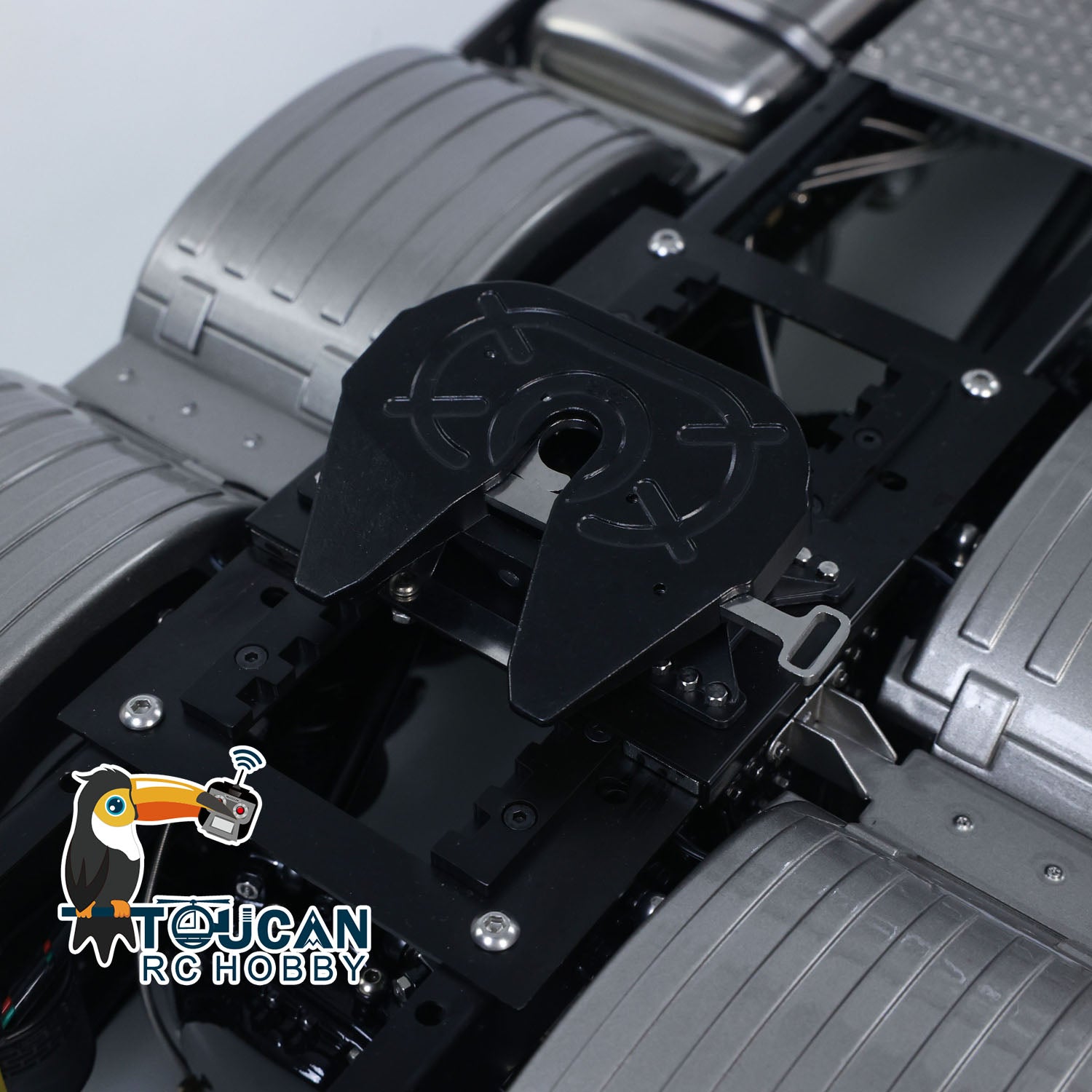 TOUCAN 770S 1/14 RC 6x6 Metal Chassis Tractor Truck fifth wheel detail
