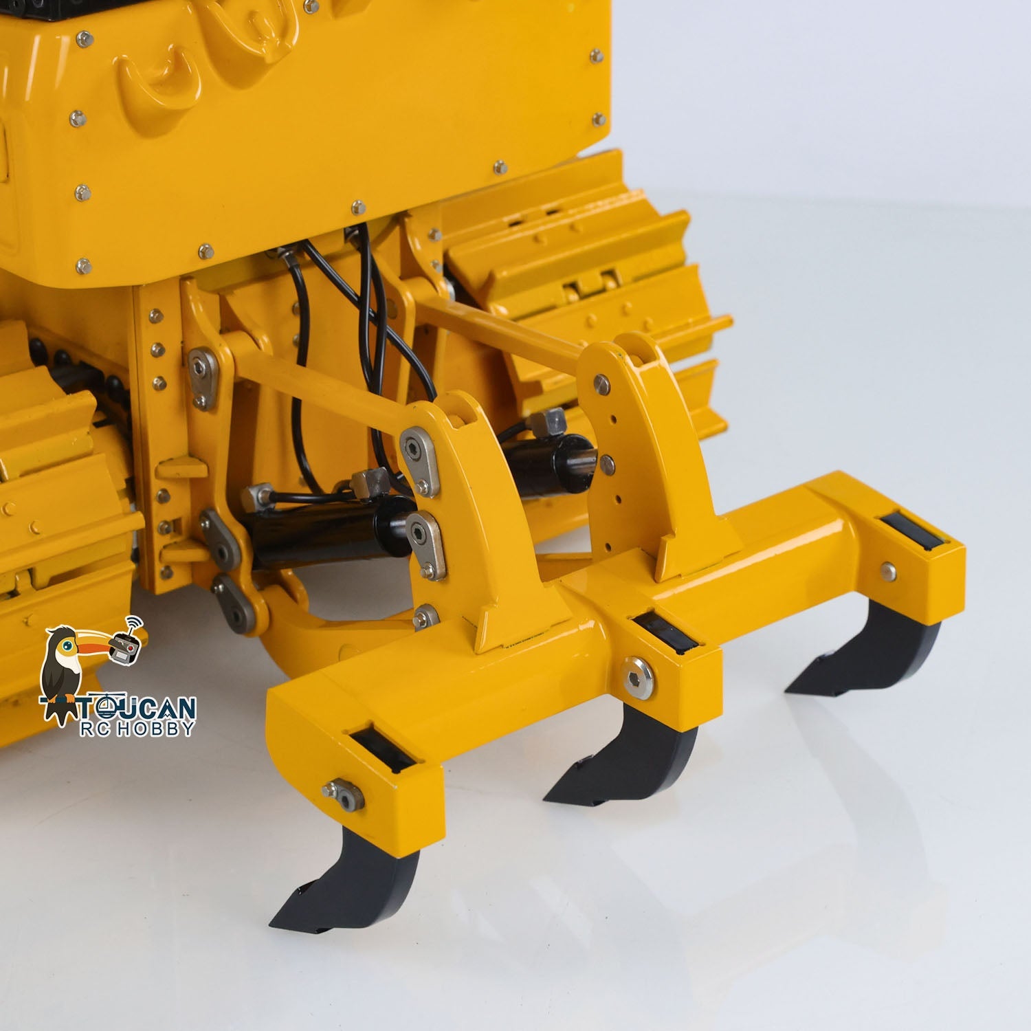 TOUCAN D3 1/12 Metal RC Hydraulic Bulldozer rear hook close-up