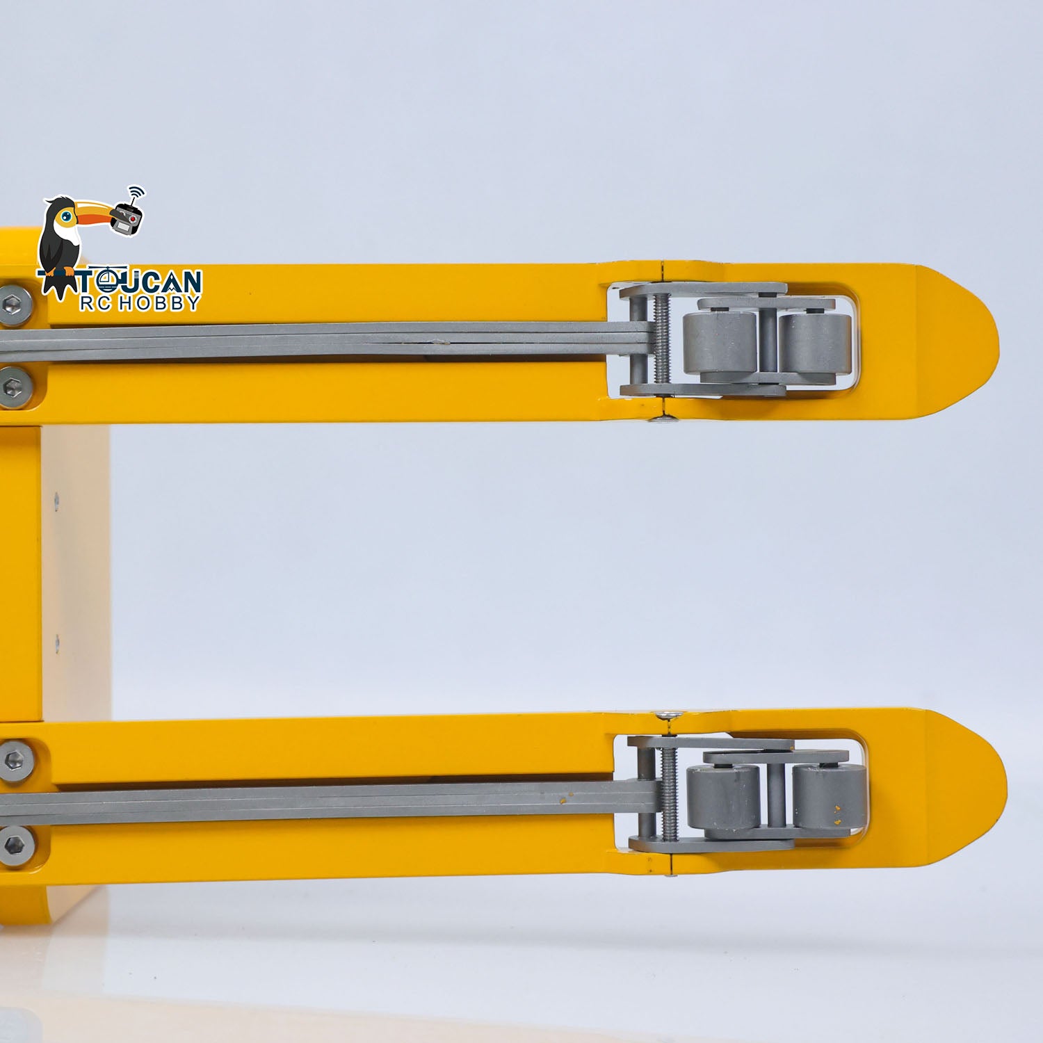 TOUCAN JC01 1/14 Metal Electric RC Reach Forklift undercarriage detail