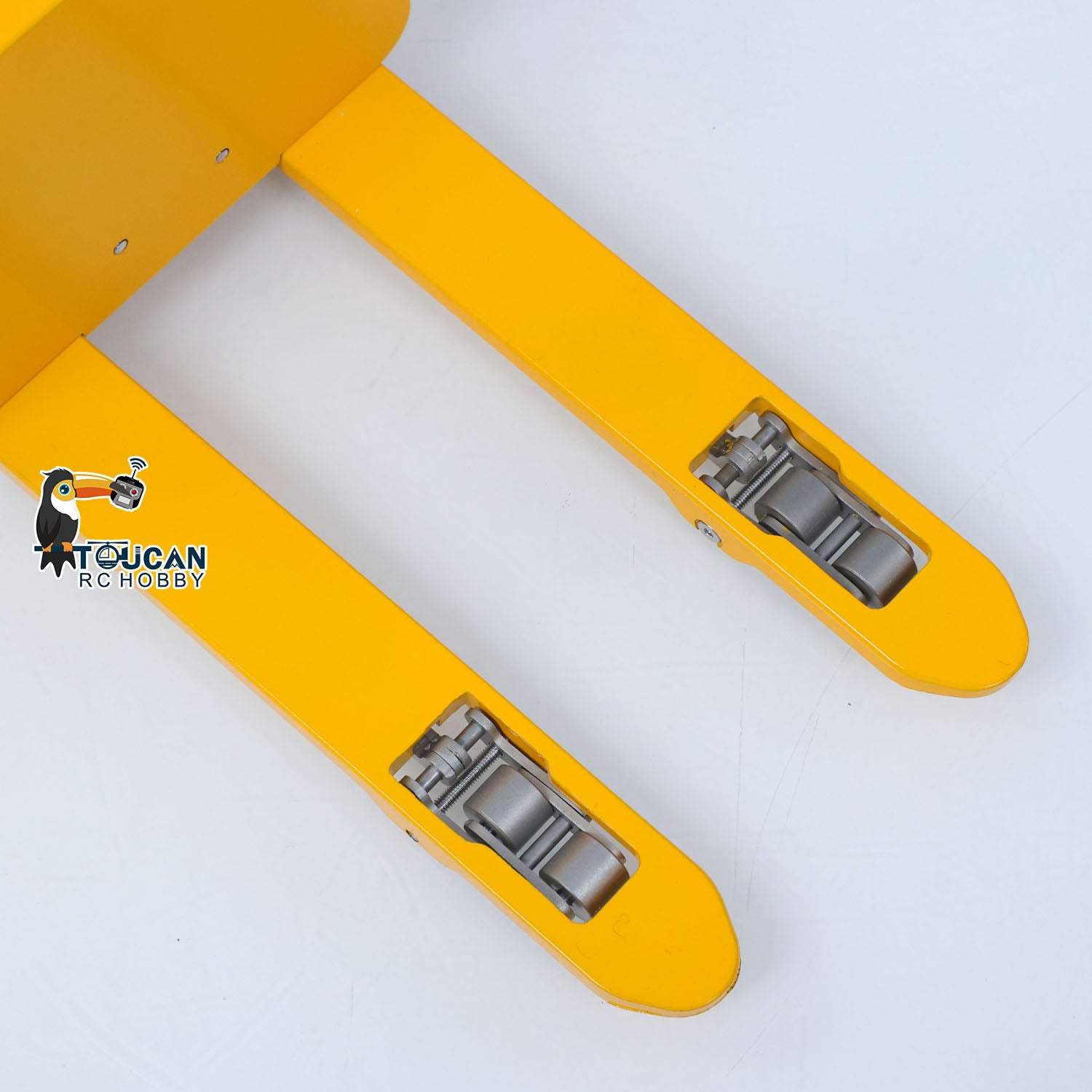 TOUCAN JC01 1/14 Metal Electric RC Reach Forklift wheel detail