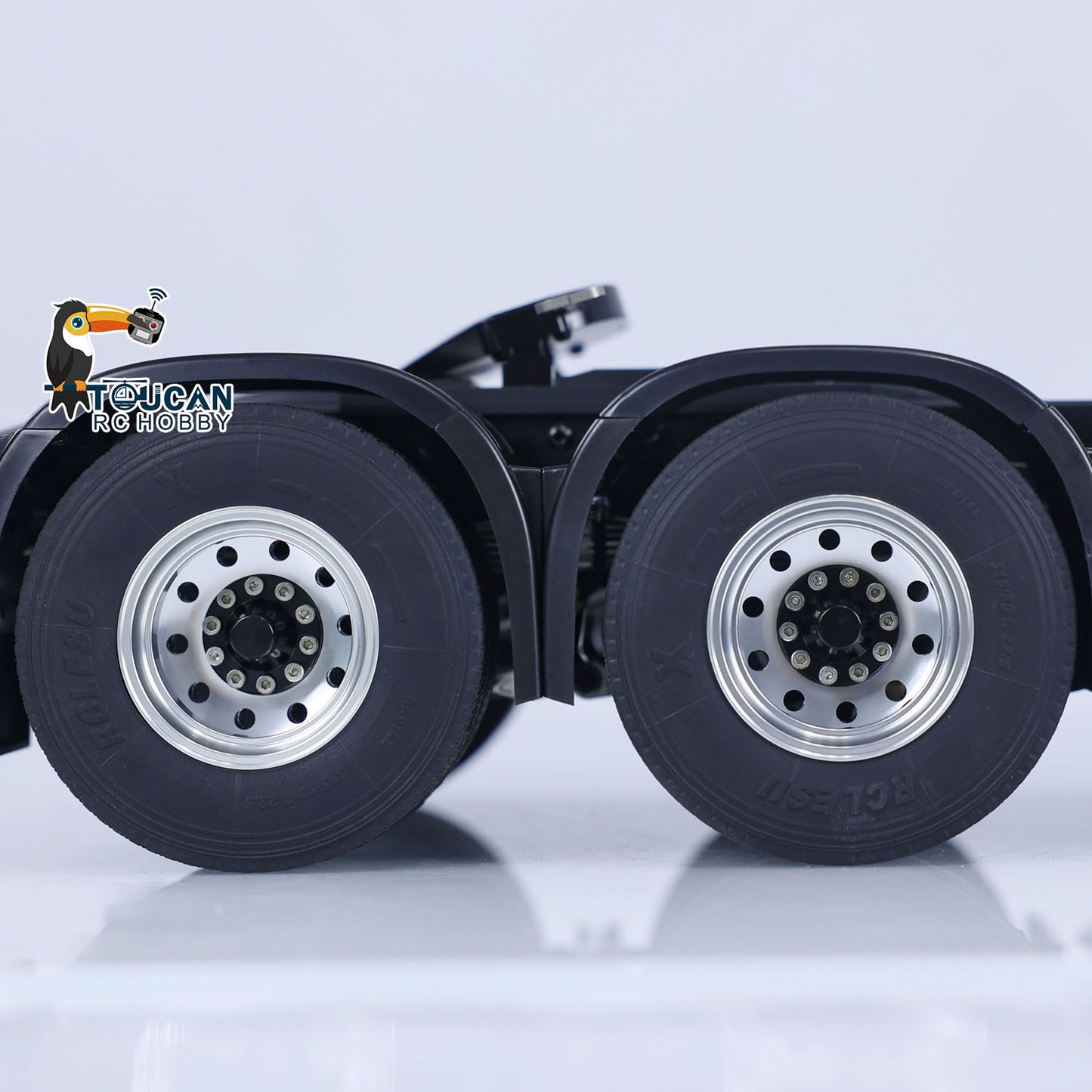 TOUCAN 1/14 6x6 Metal RC Tractor Truck tire detail
