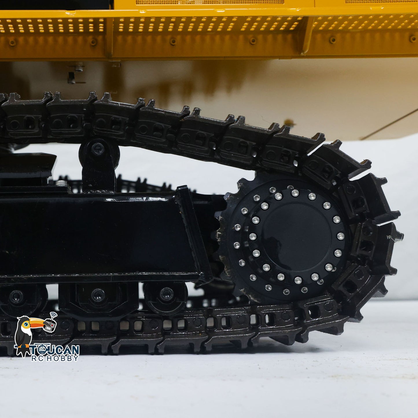 TYMX 390F 1/8 Metal Hydraulic RC Excavator Heavy Duty Digger drive wheel detail for tracked movement